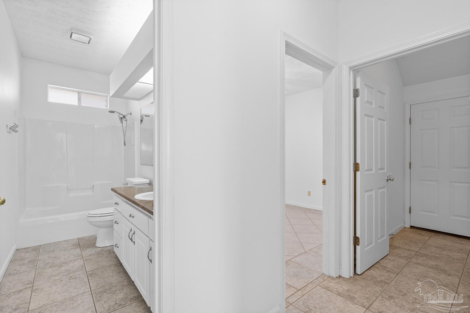 4168 Longwood Cir