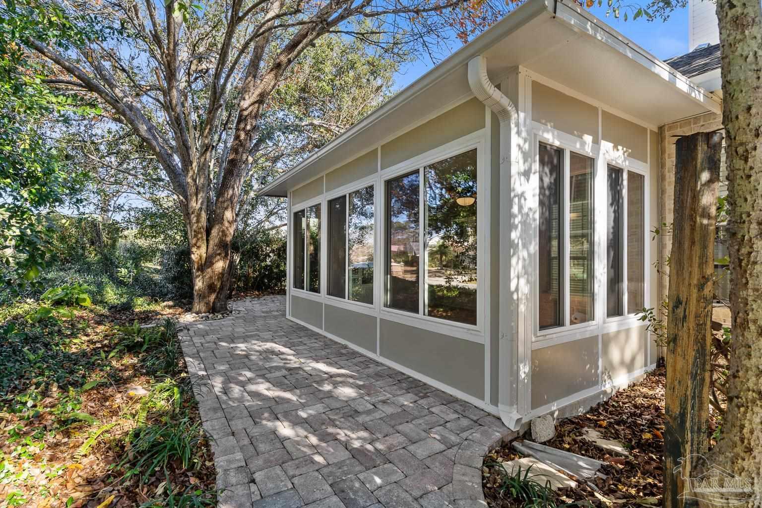 4168 Longwood Cir