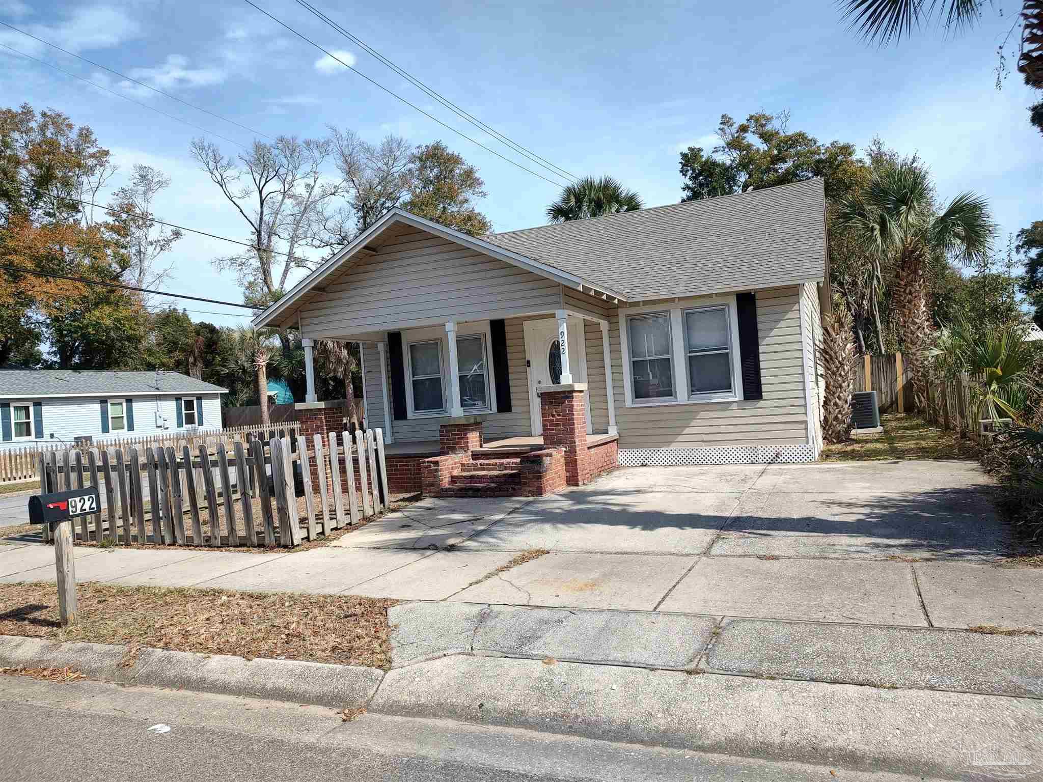 922 N 6th Ave