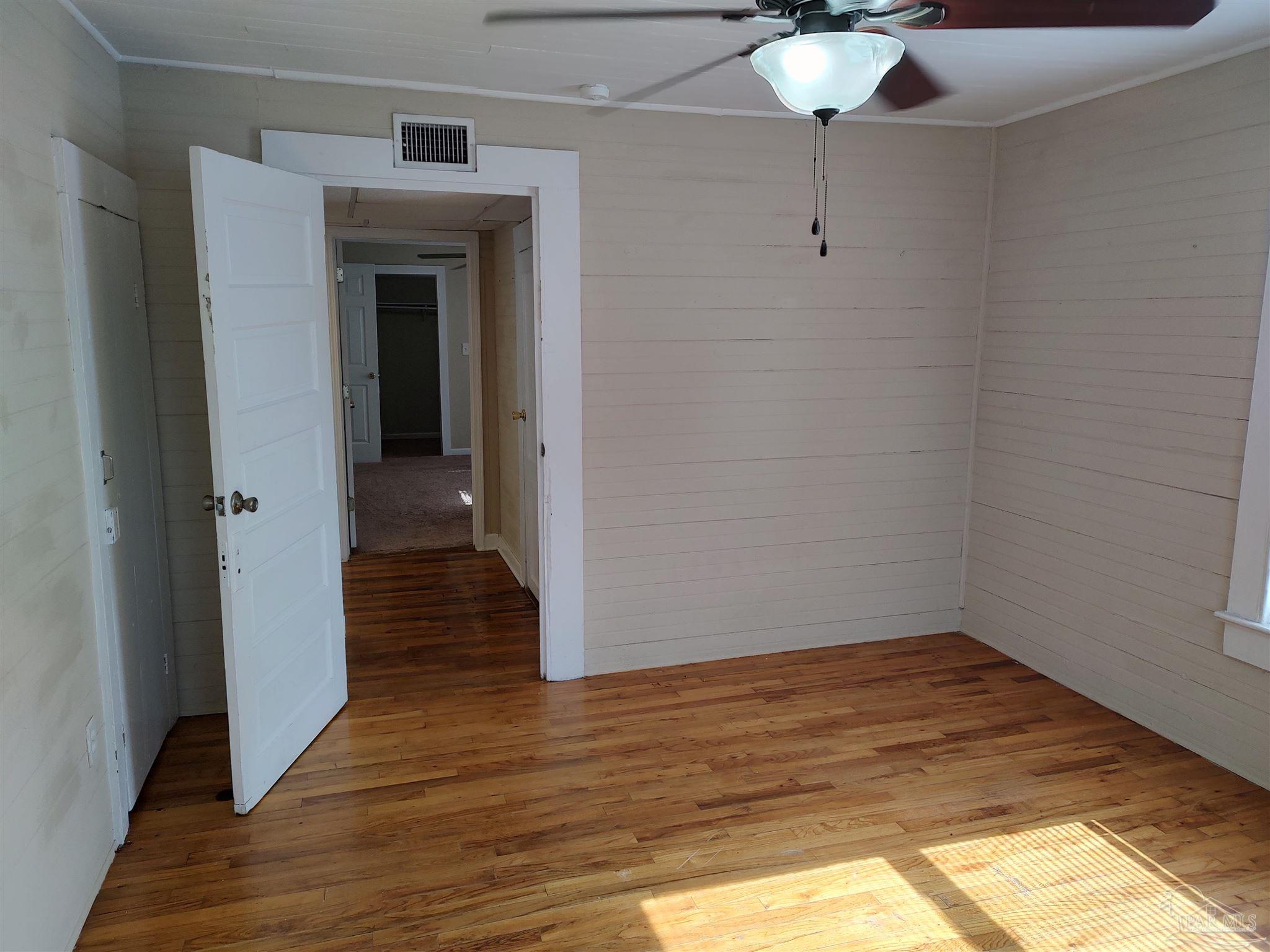 922 N 6th Ave