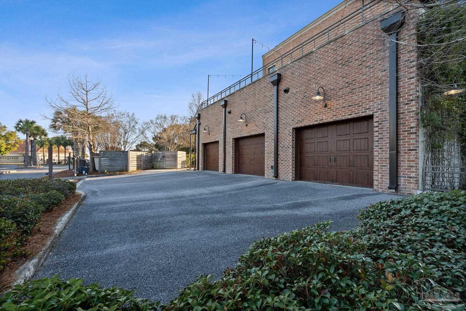 151 W Main St # 303