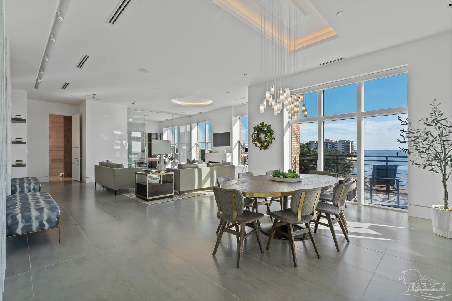 151 W Main St # 303