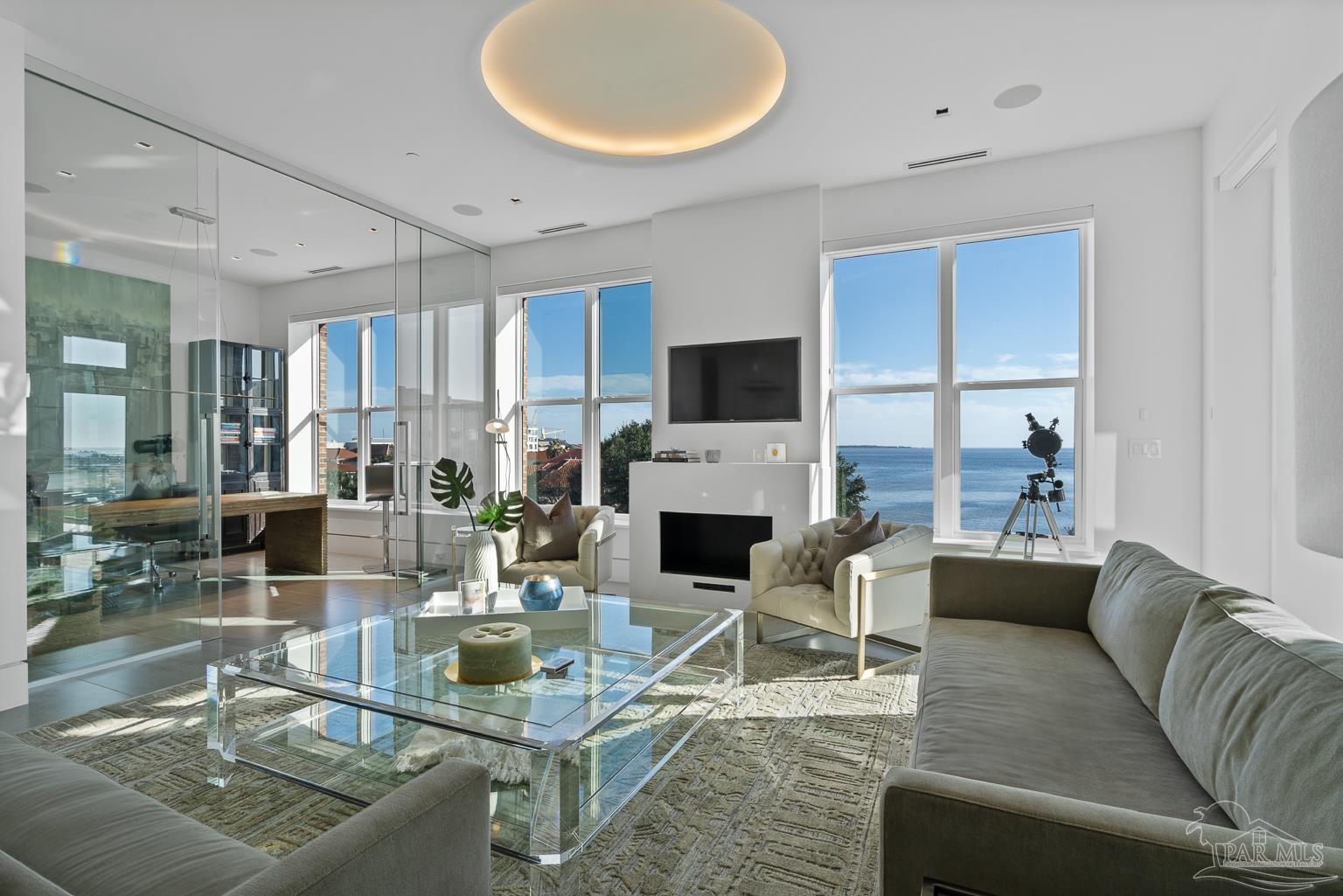 151 W Main St # 303