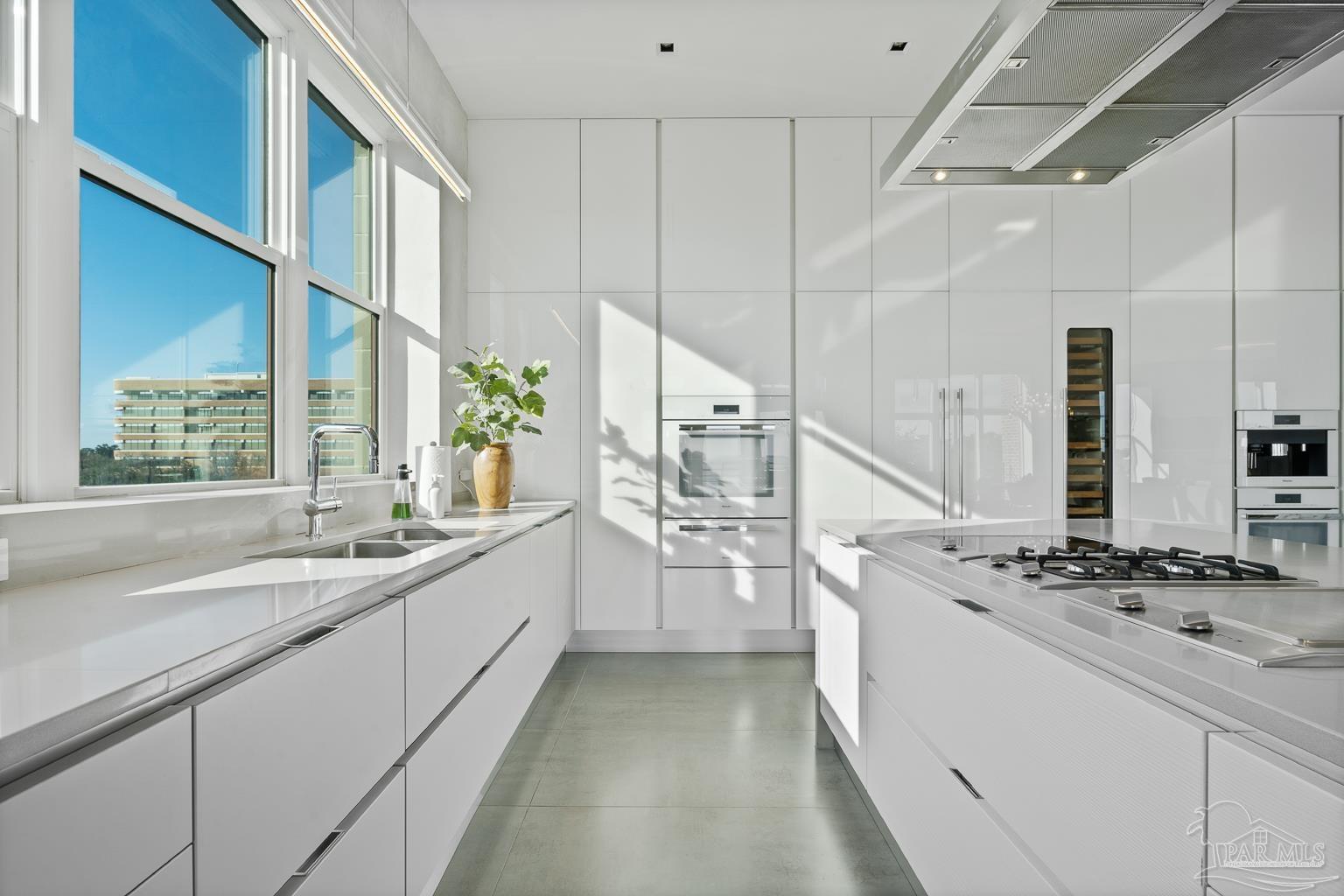 151 W Main St # 303