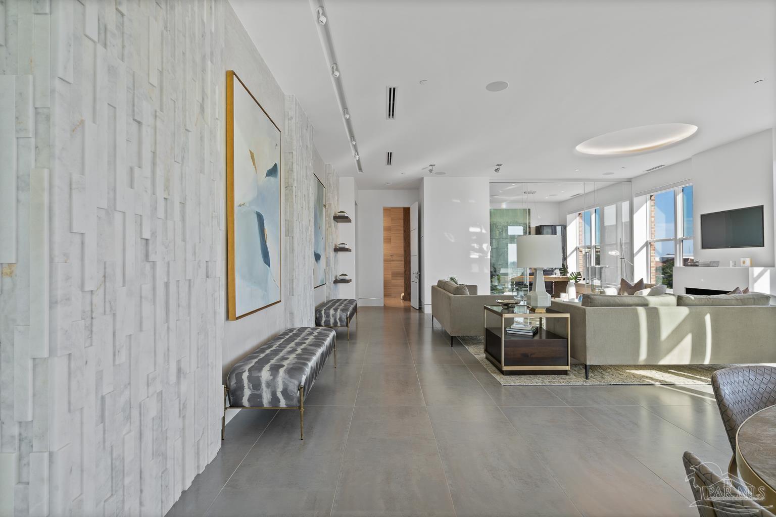 151 W Main St # 303