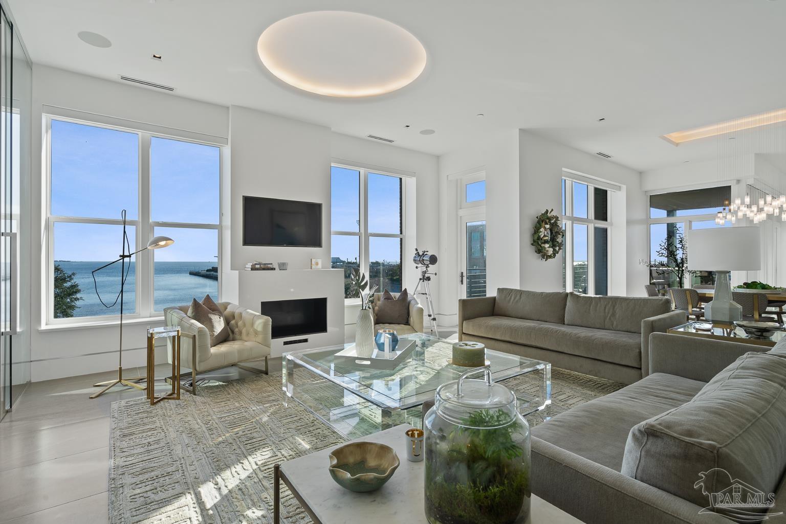 151 W Main St # 303