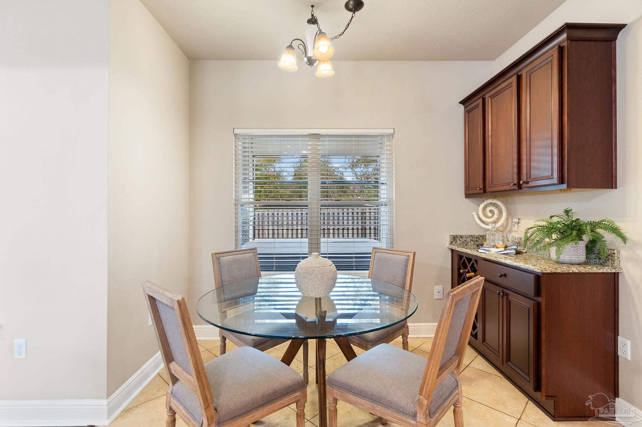8718 Foxtail Loop