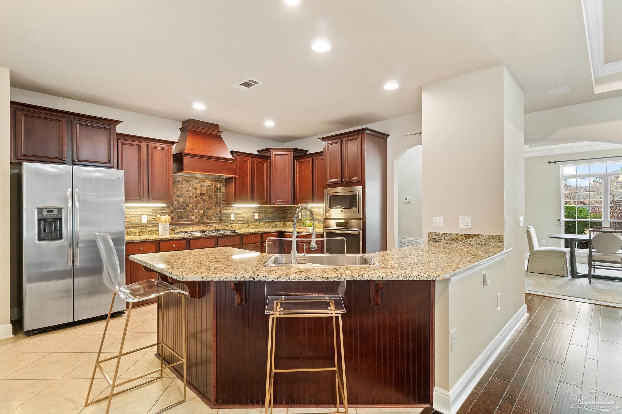 8718 Foxtail Loop