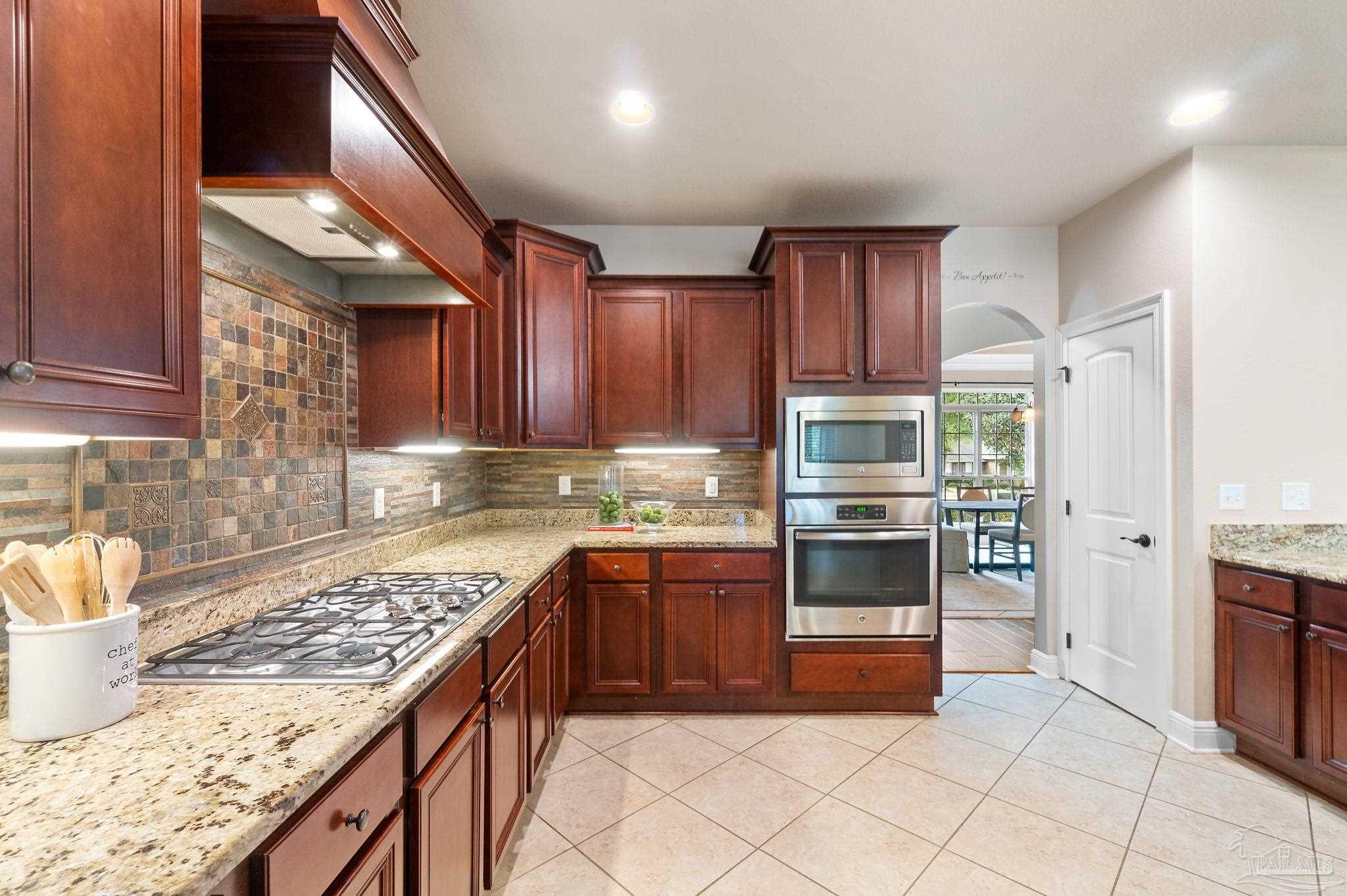 8718 Foxtail Loop