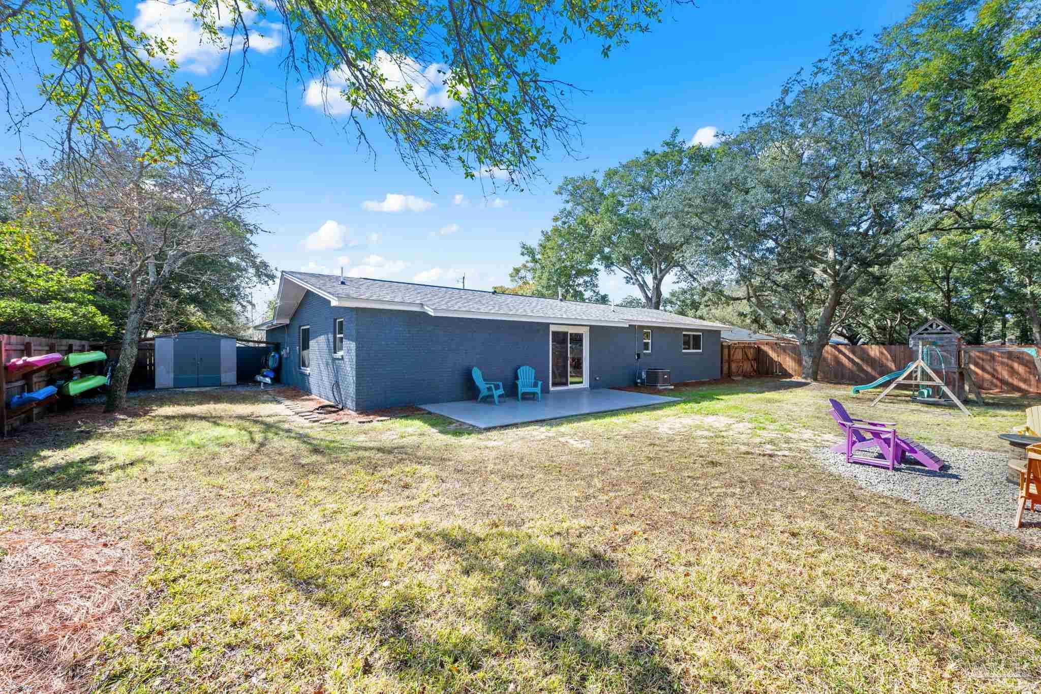 16 Camelia St