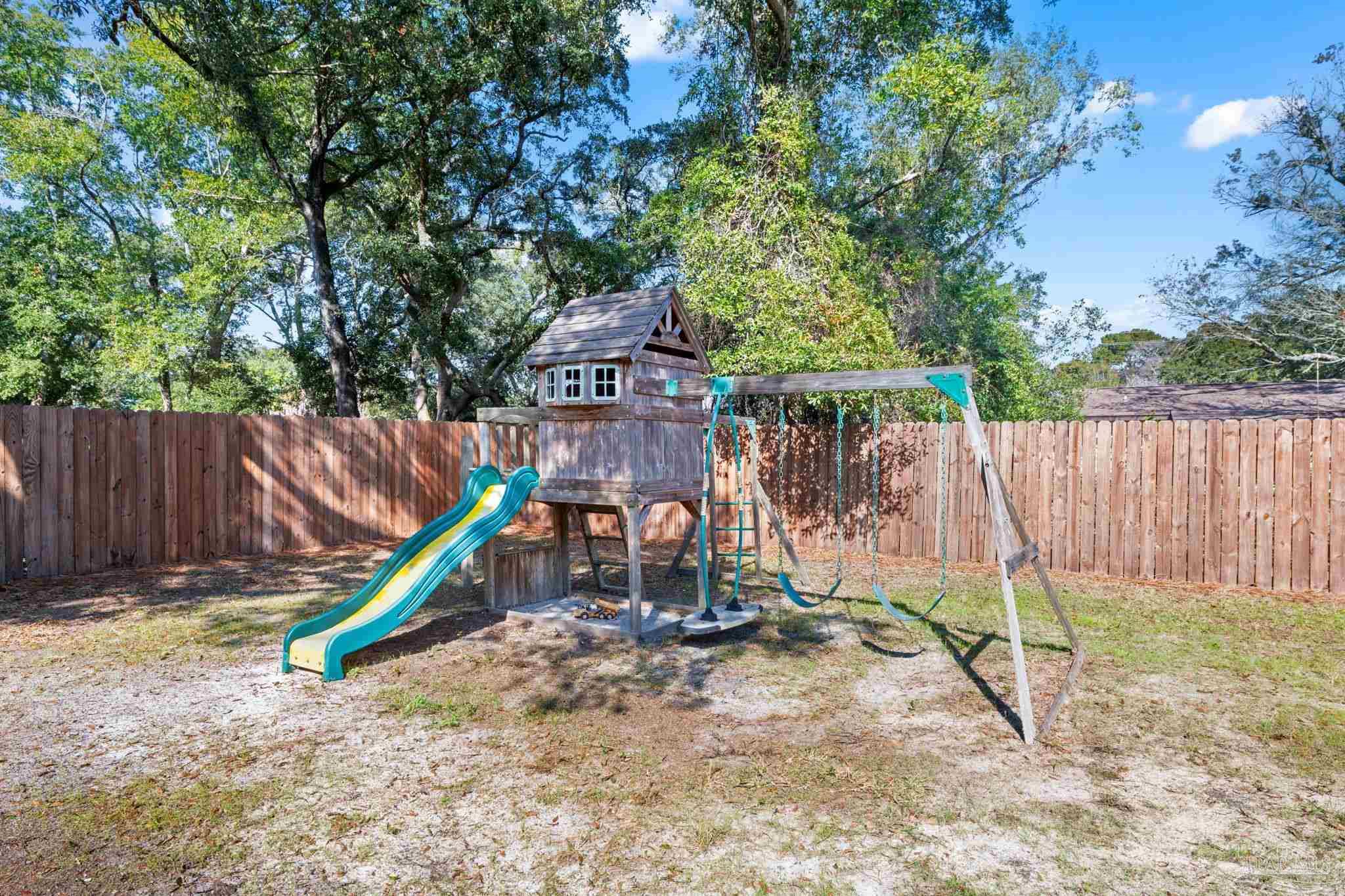 16 Camelia St
