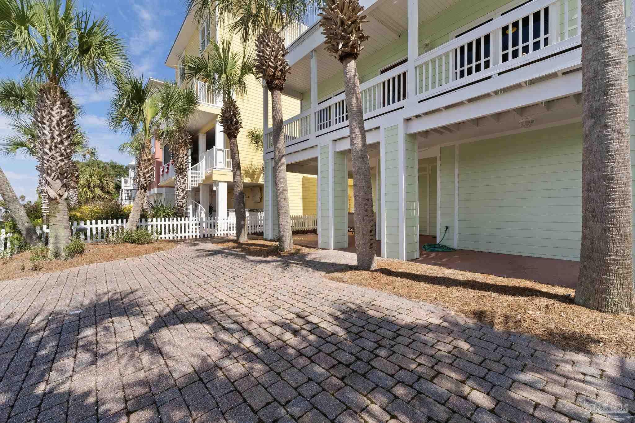 1066 Ft Pickens Rd