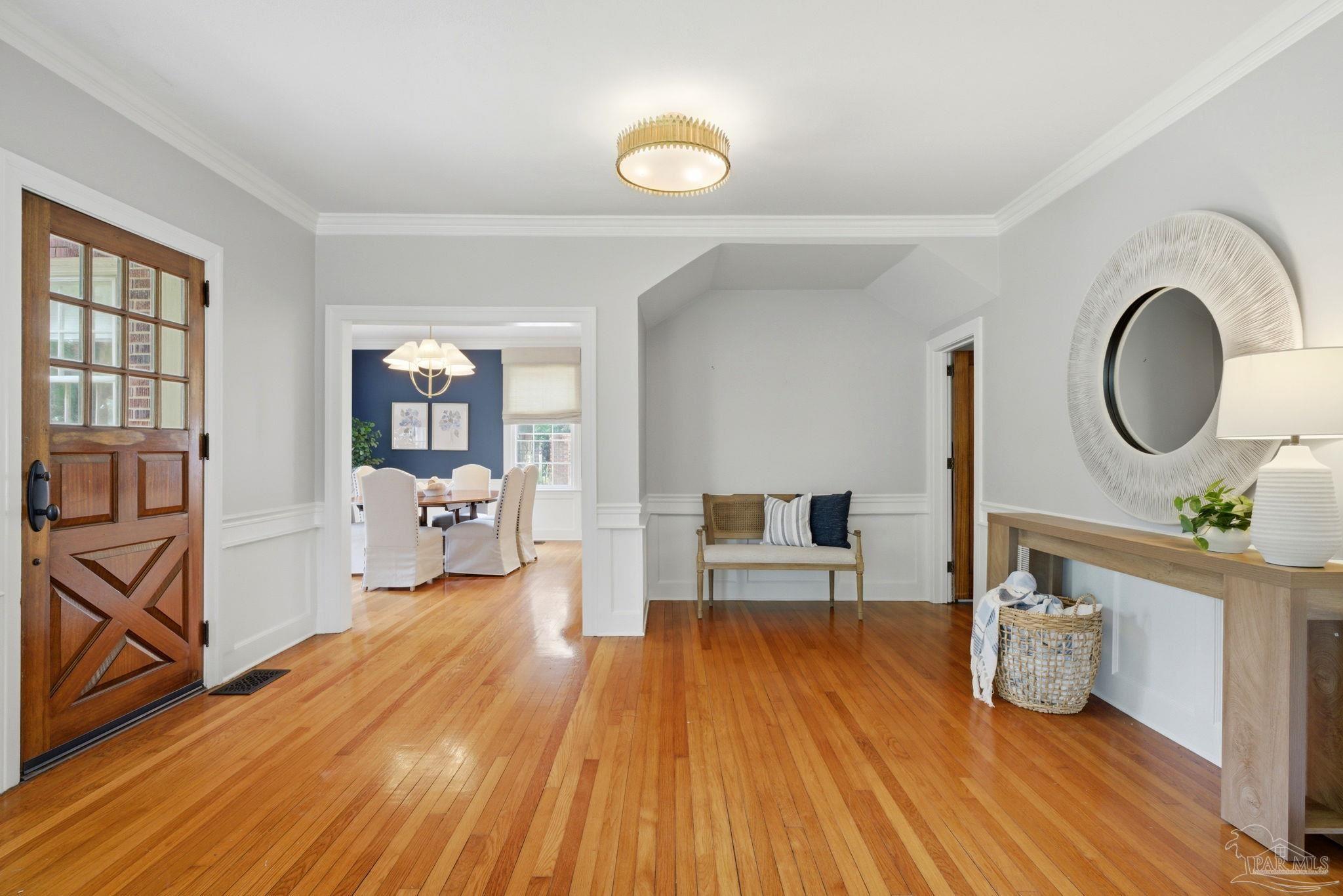 1800 E La Rua St