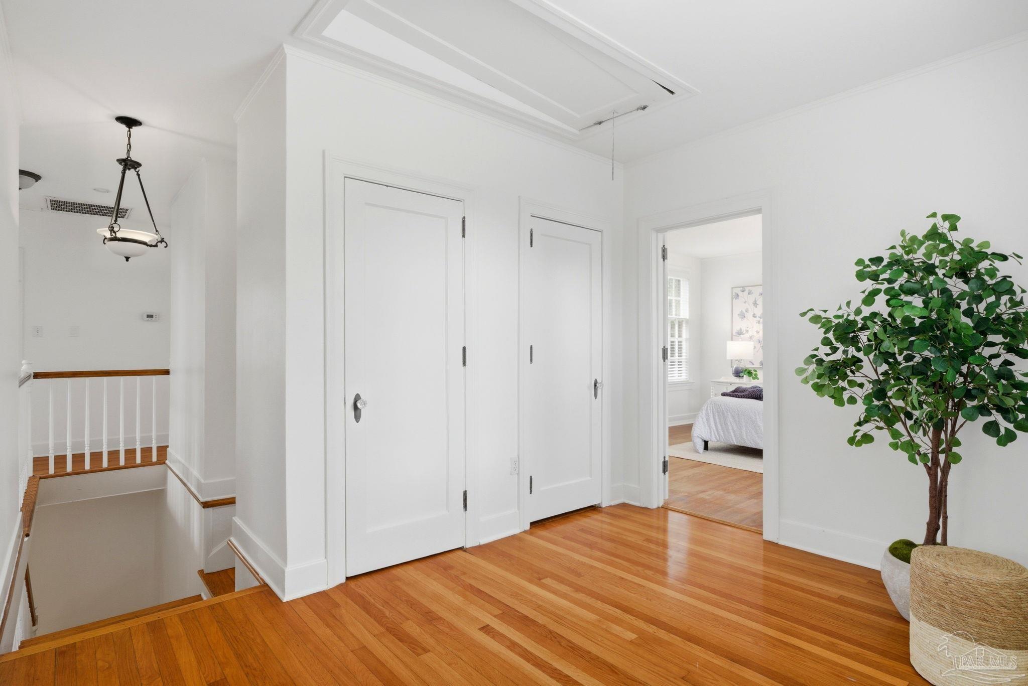 1800 E La Rua St