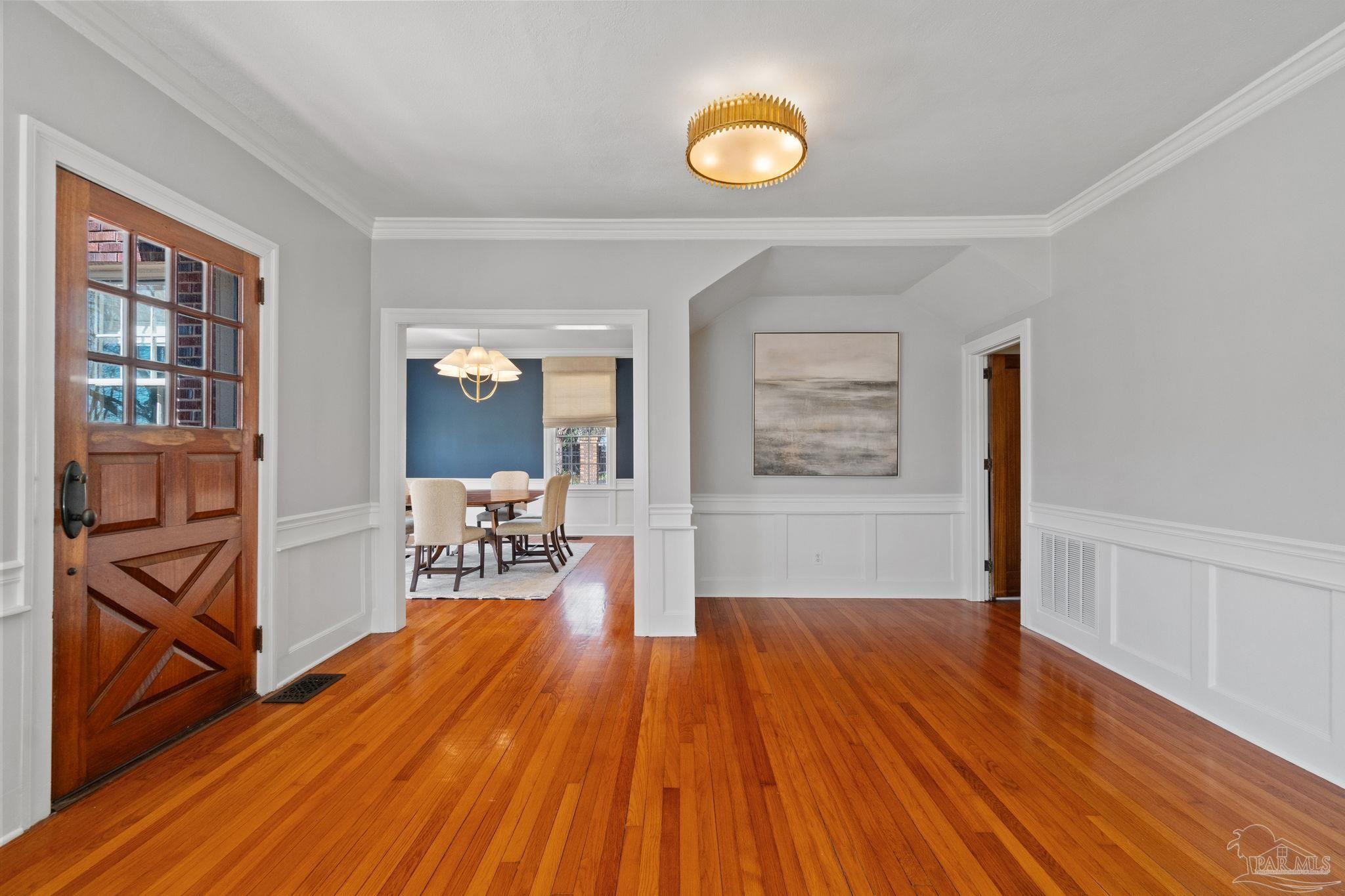 1800 E La Rua St