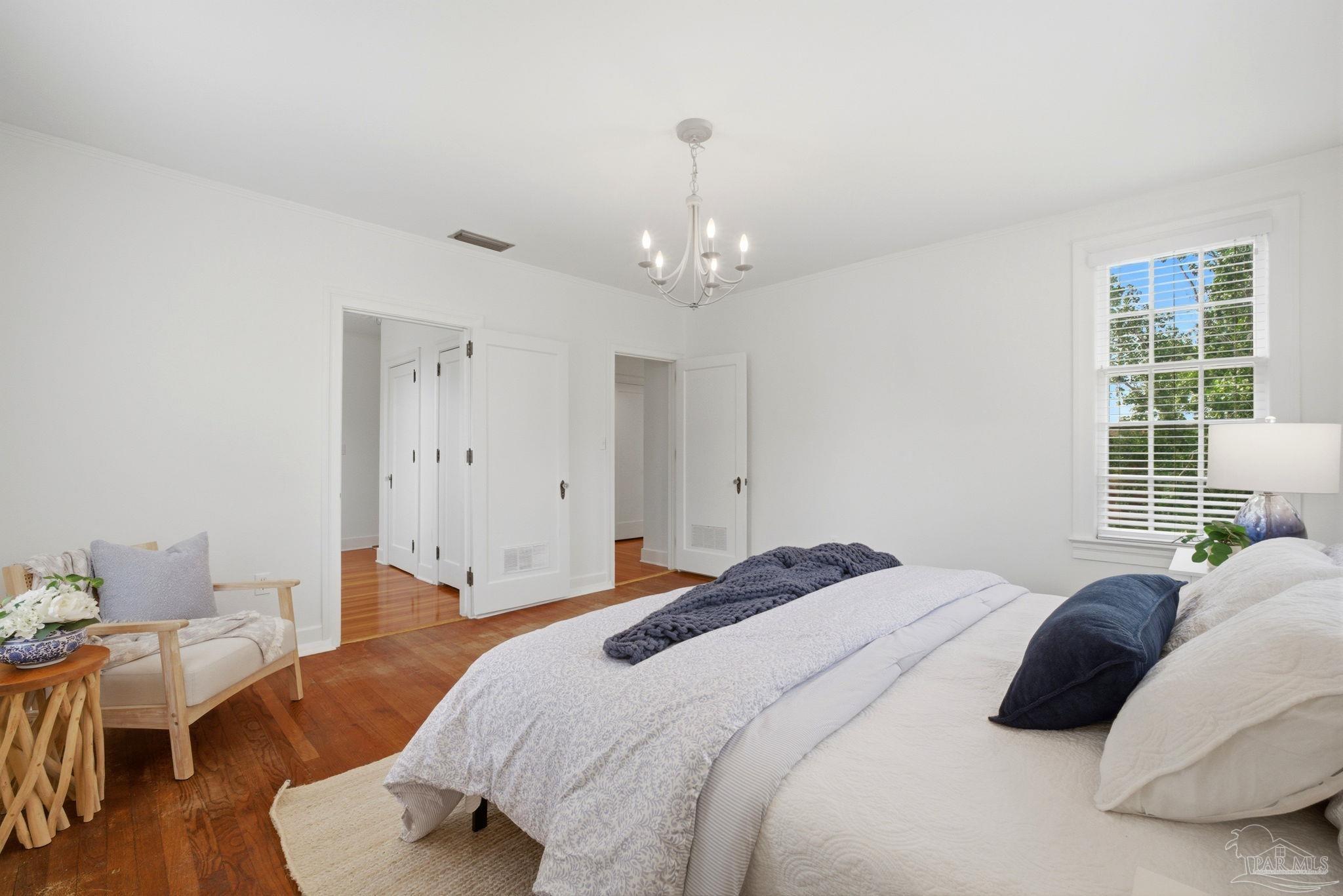 1800 E La Rua St