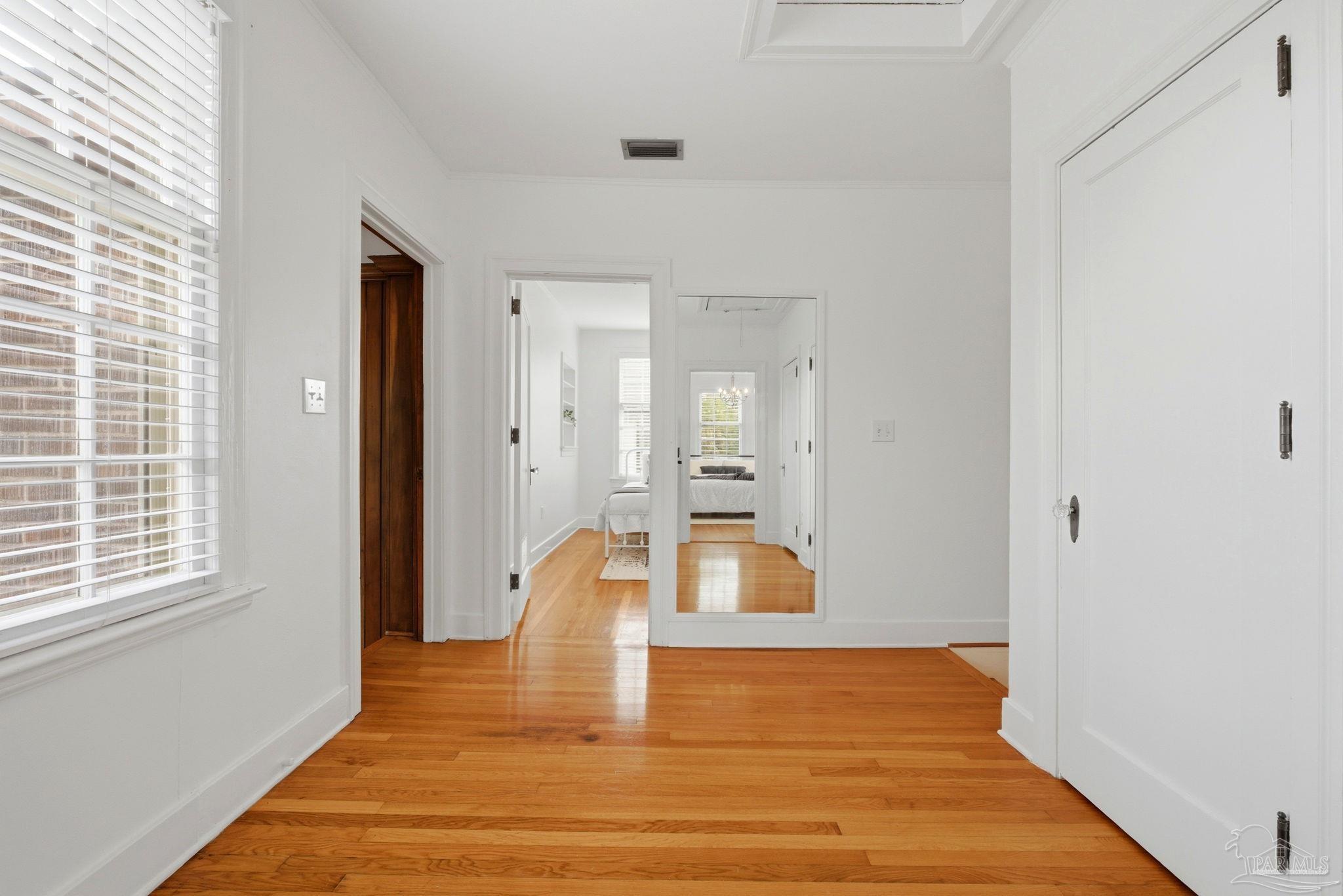 1800 E La Rua St