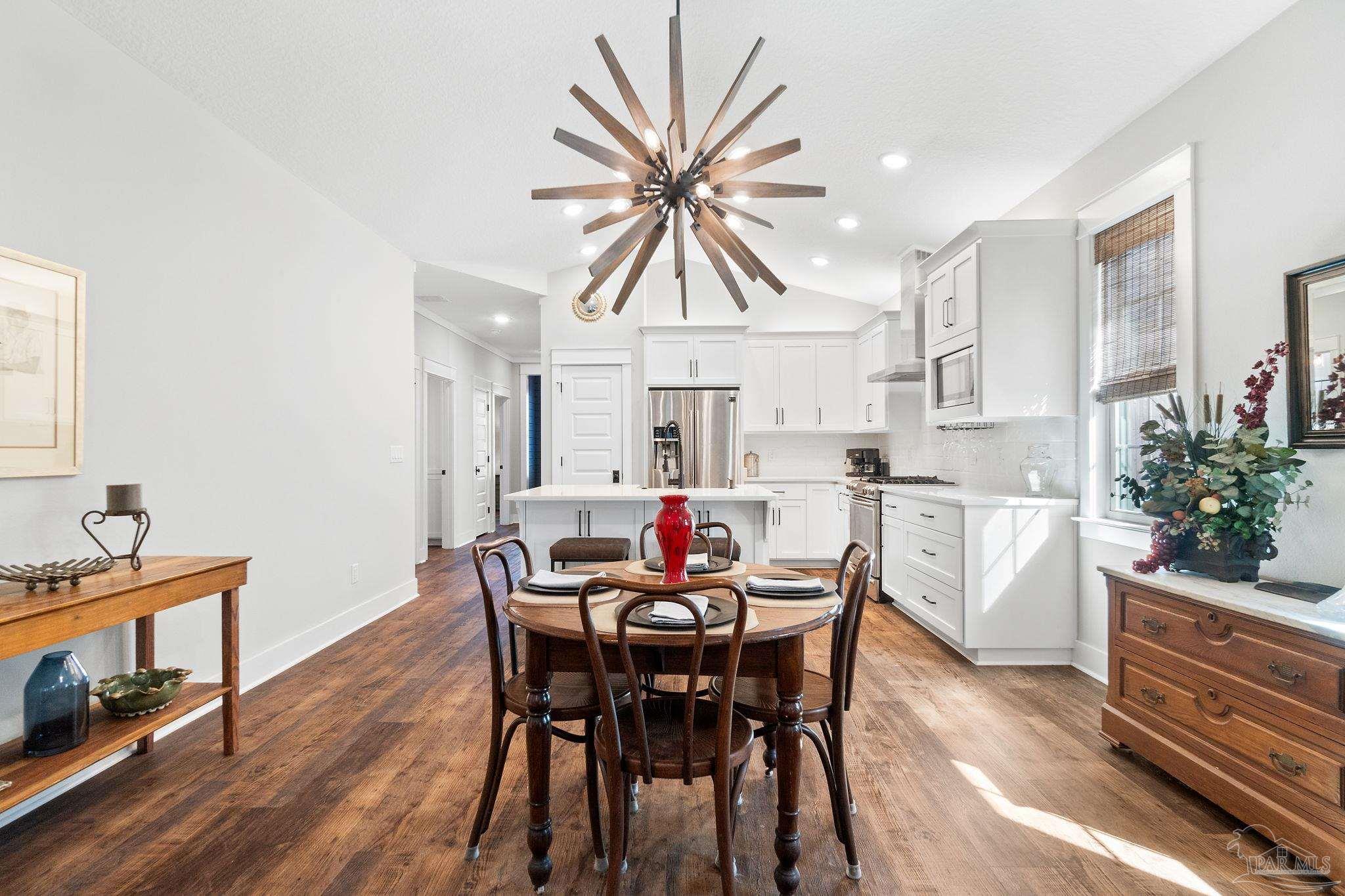 1105 E Yonge St