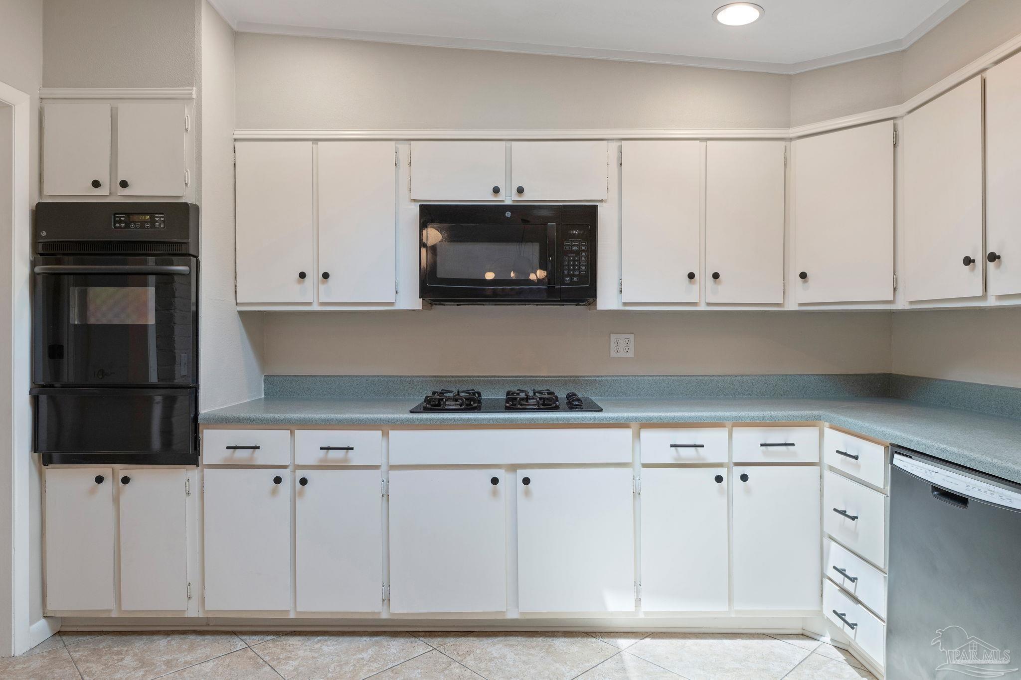 3611 Dunwoody Dr