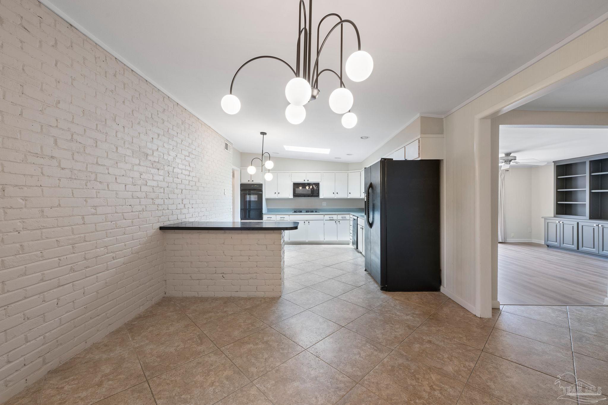 3611 Dunwoody Dr