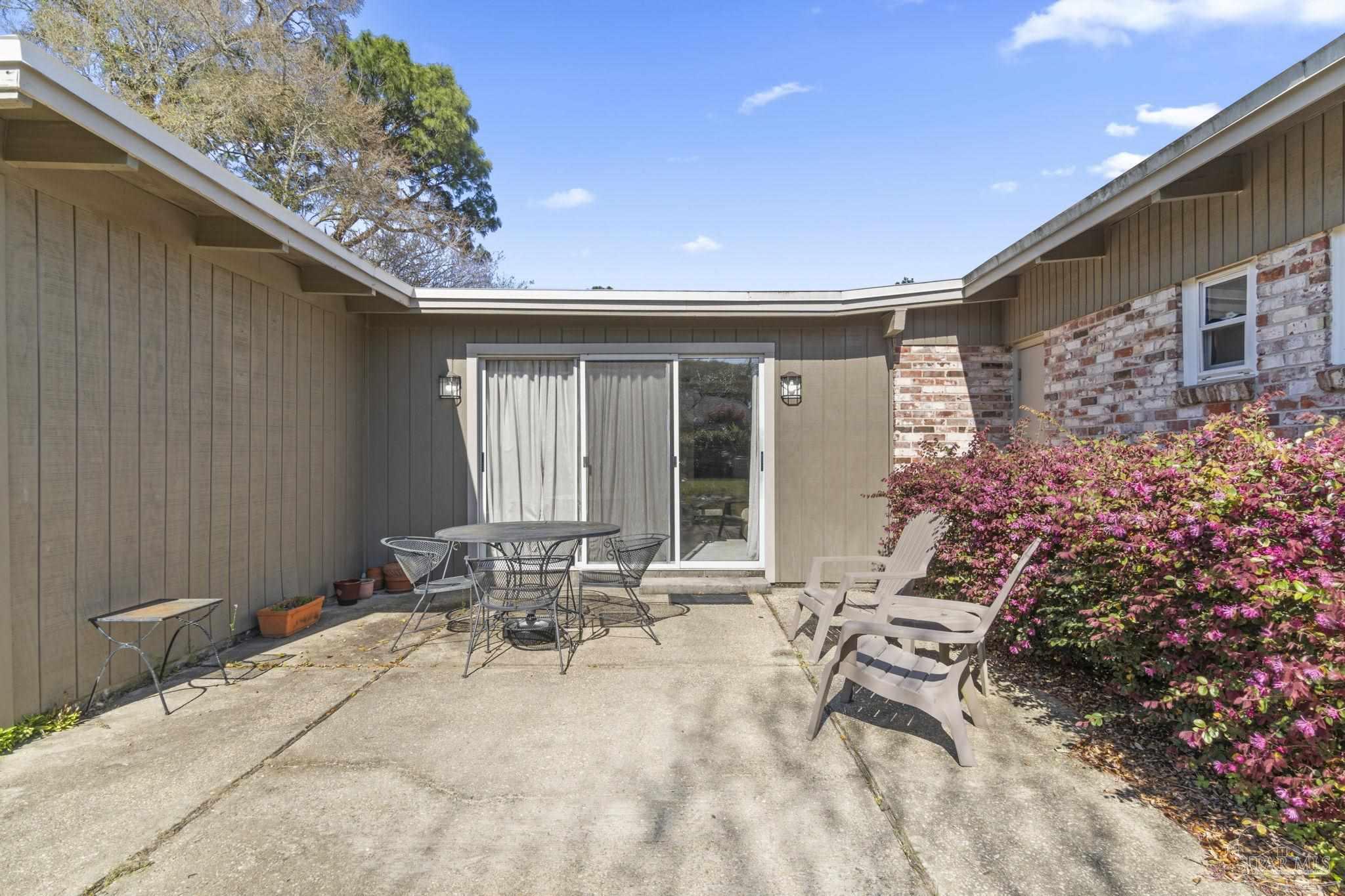 3611 Dunwoody Dr