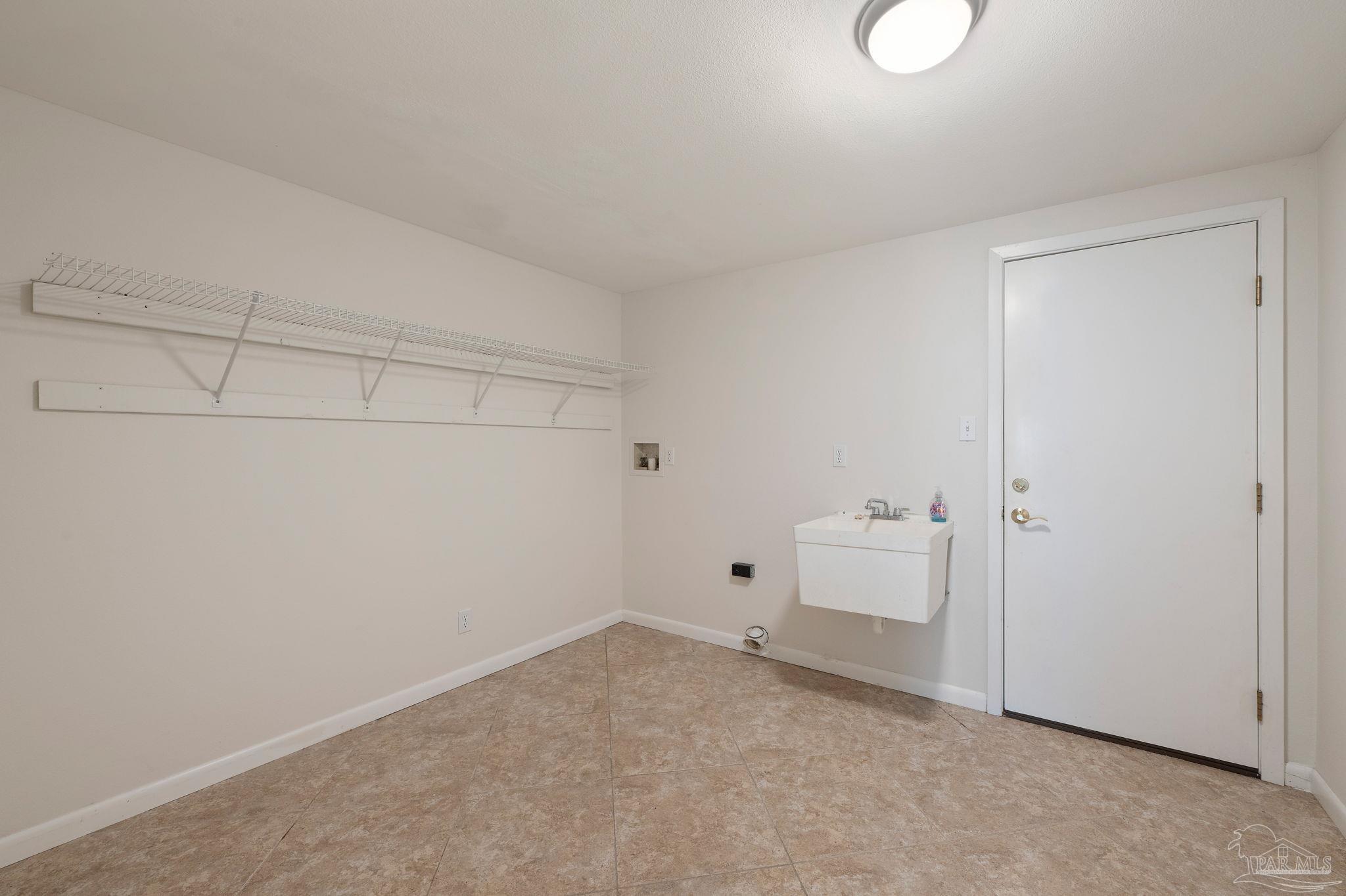3611 Dunwoody Dr