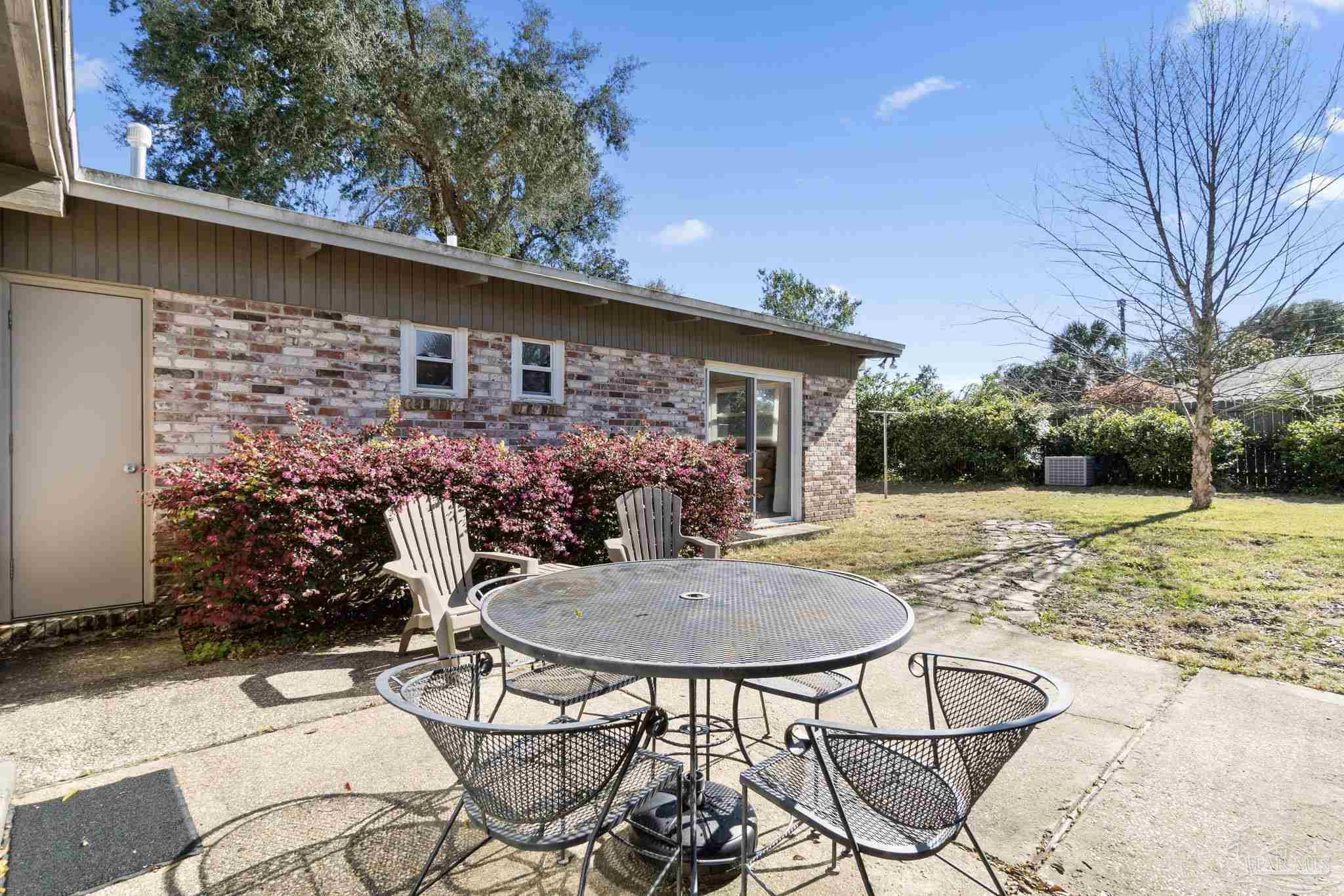 3611 Dunwoody Dr