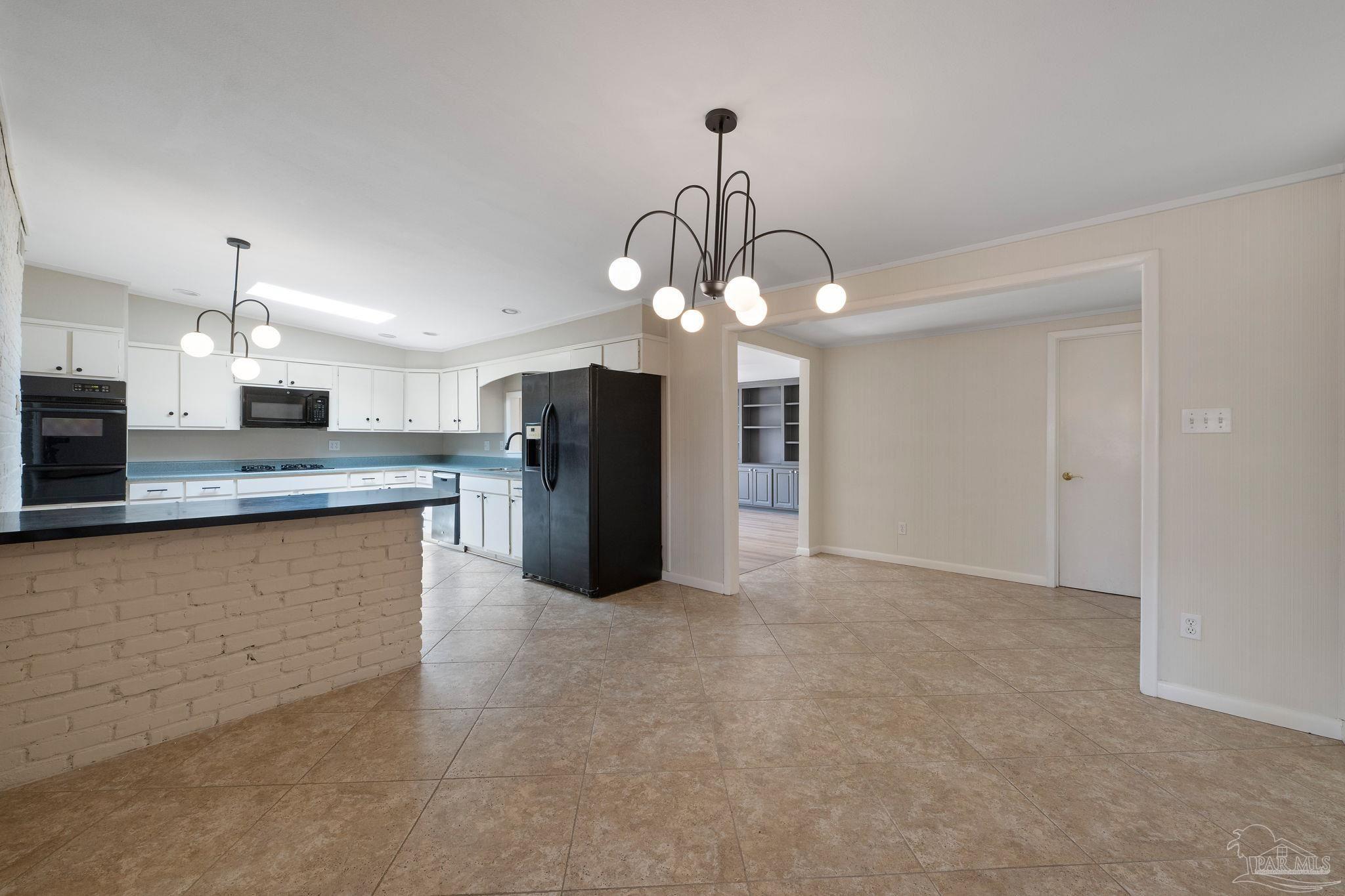 3611 Dunwoody Dr