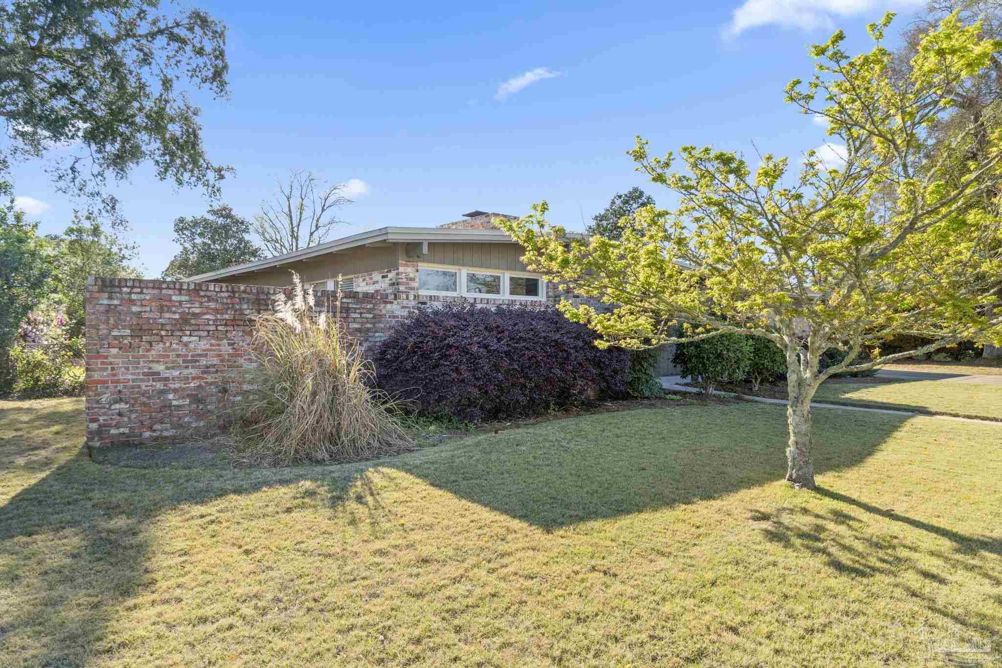 3611 Dunwoody Dr