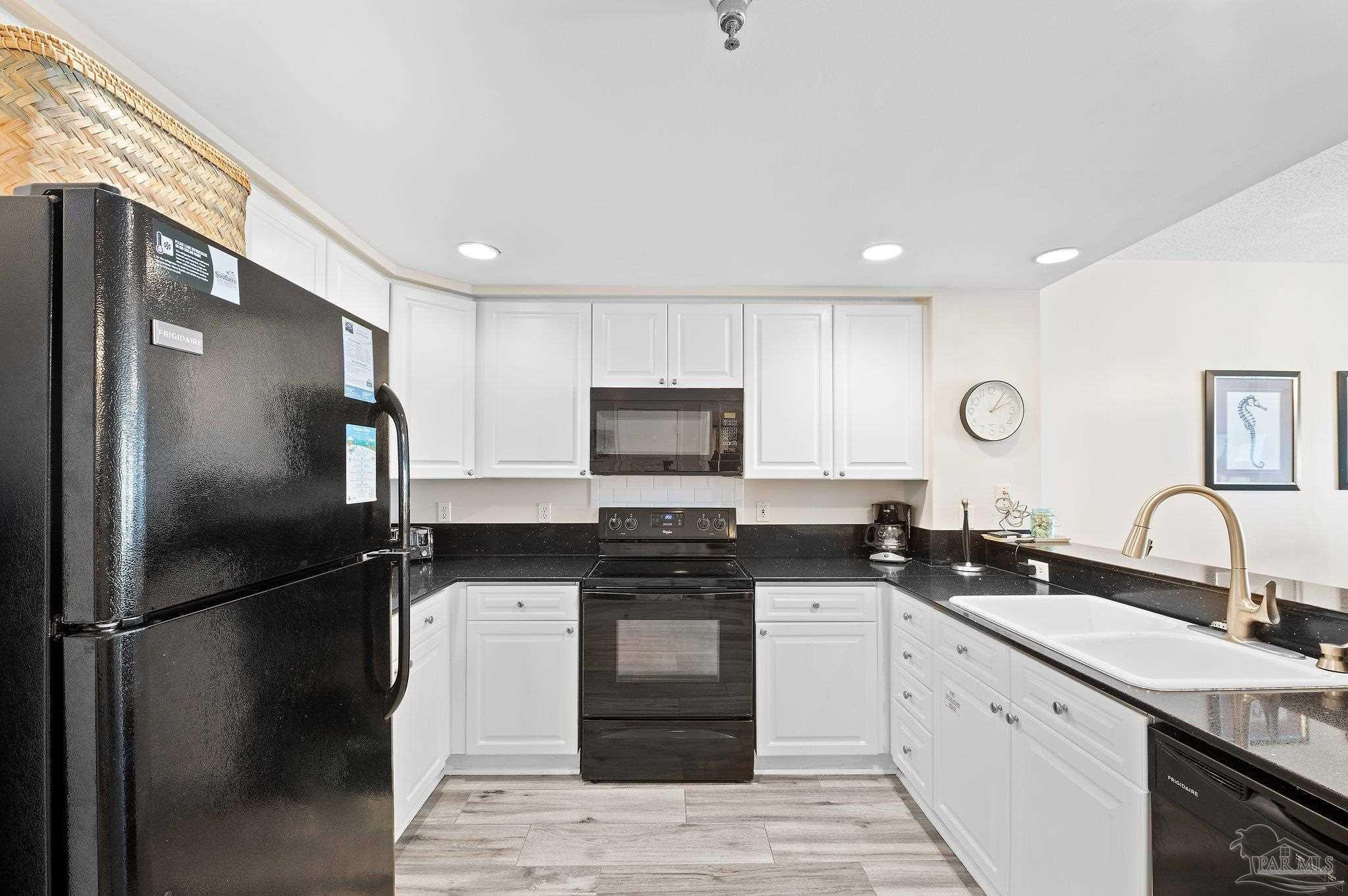 22 Via Deluna Dr # 905