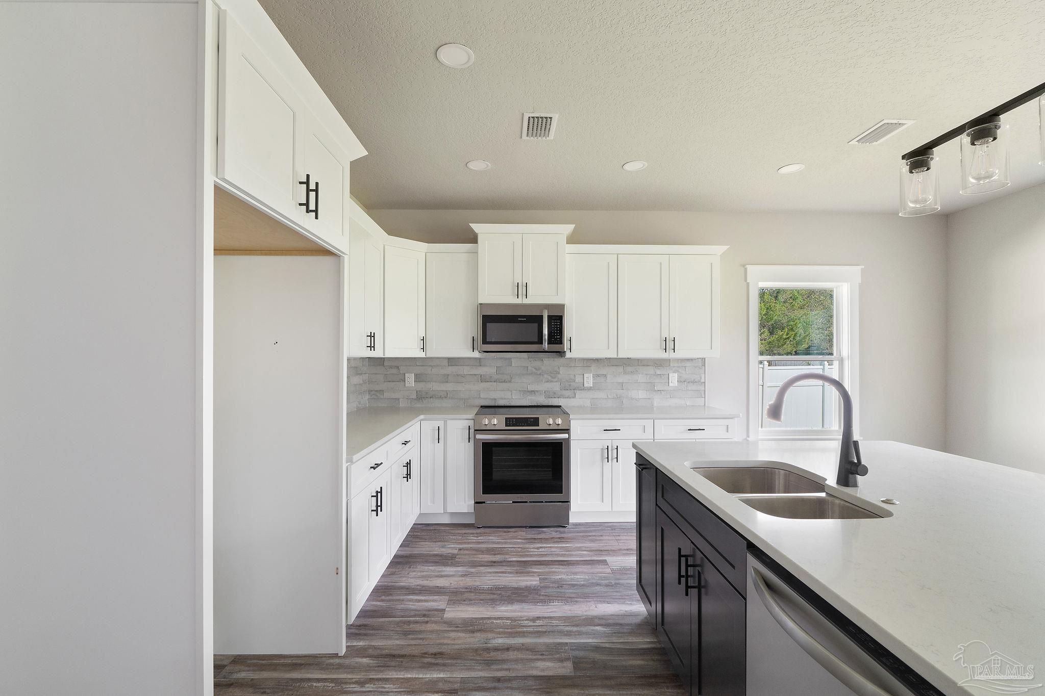 1658 Ponderosa Dr