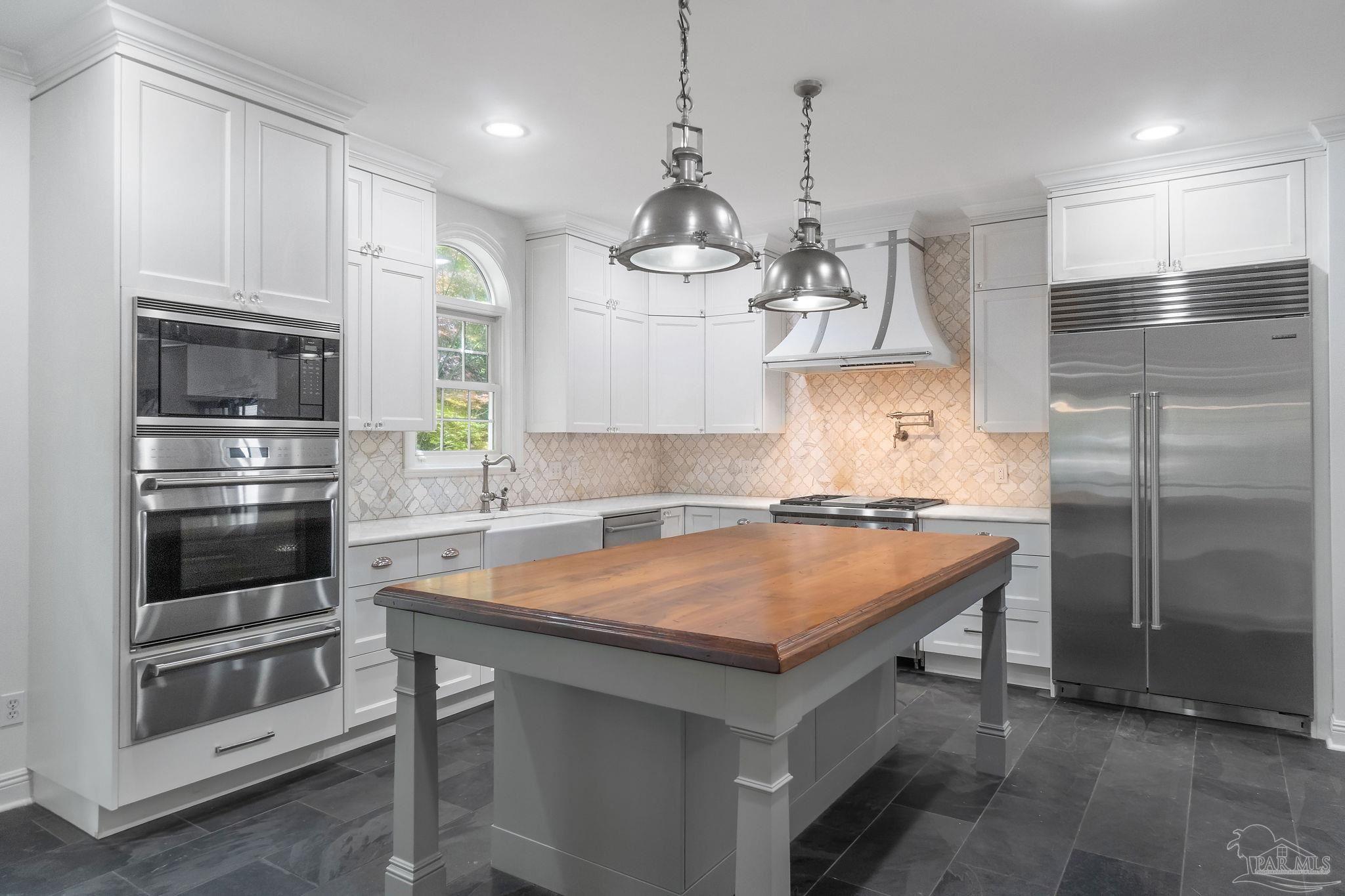 4810 Rosemont Ct