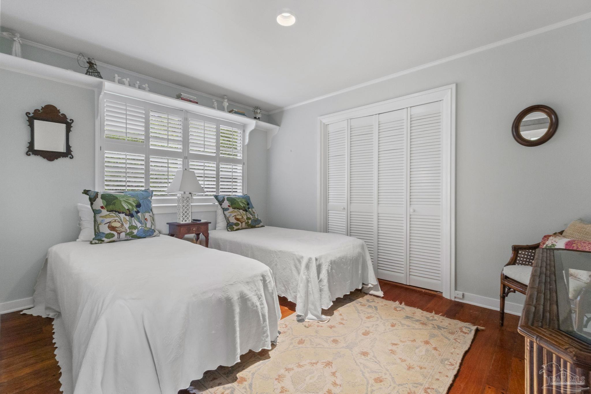 206 Severin Dr