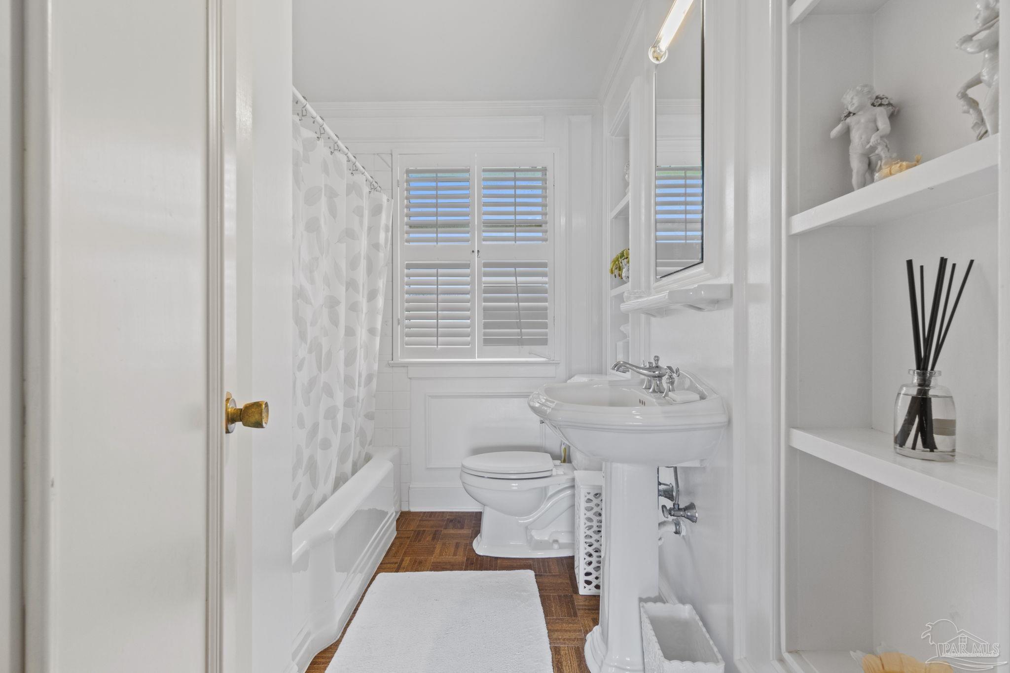 206 Severin Dr