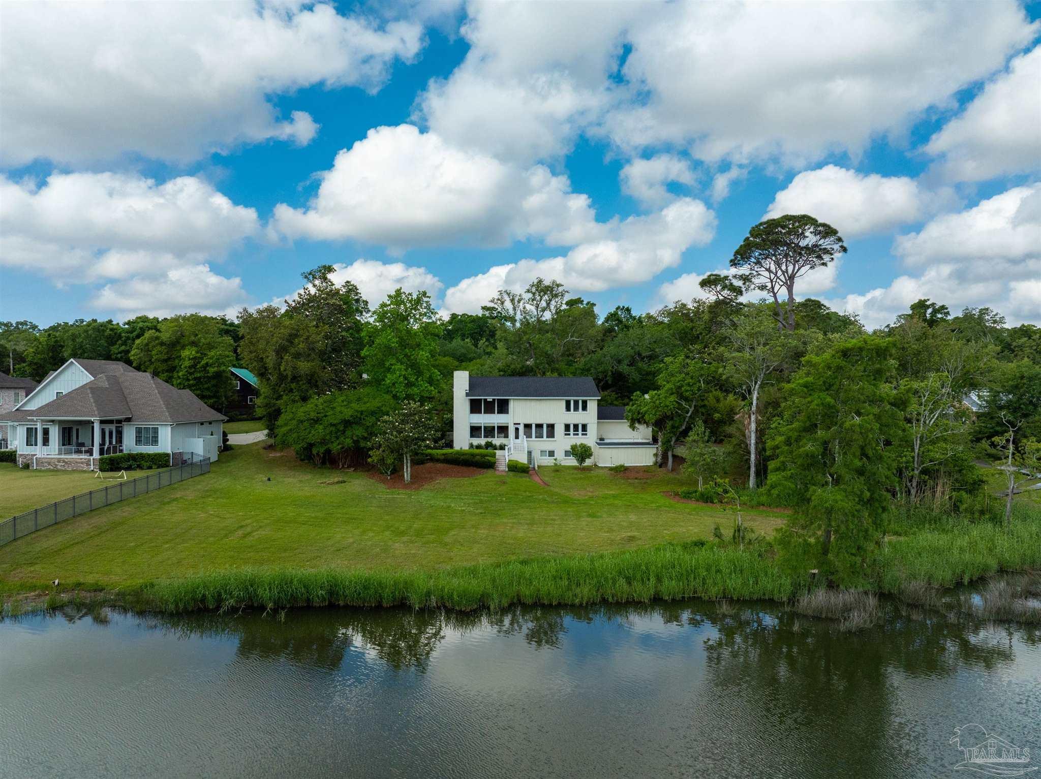 206 Severin Dr