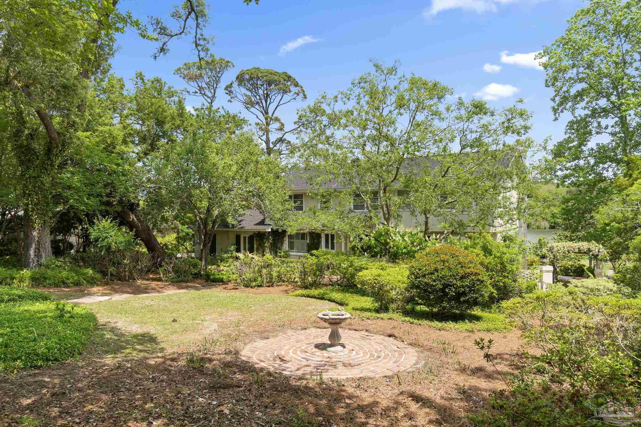 206 Severin Dr