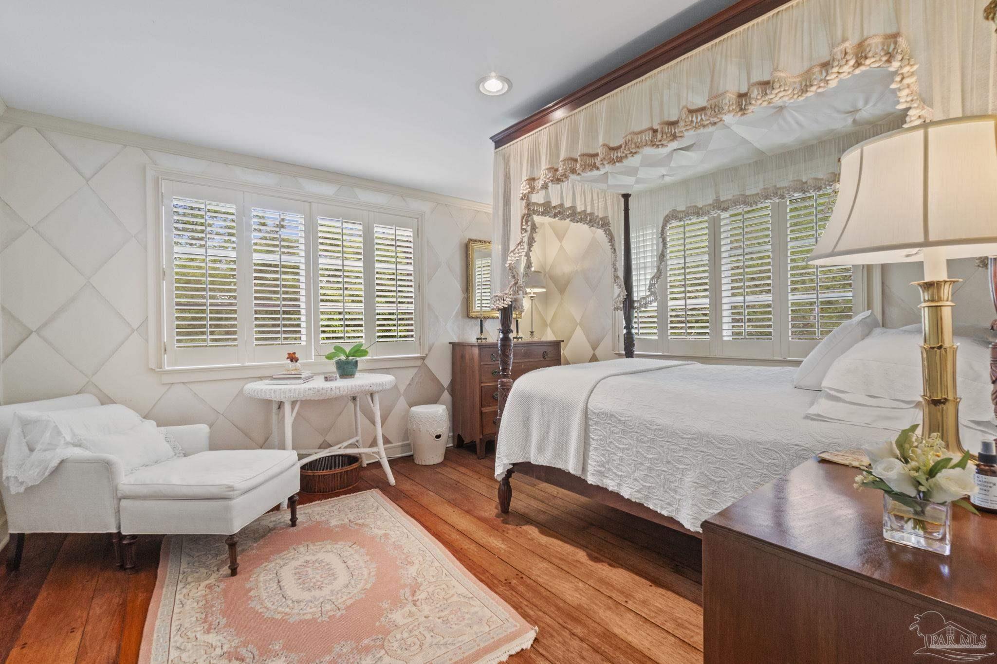 206 Severin Dr