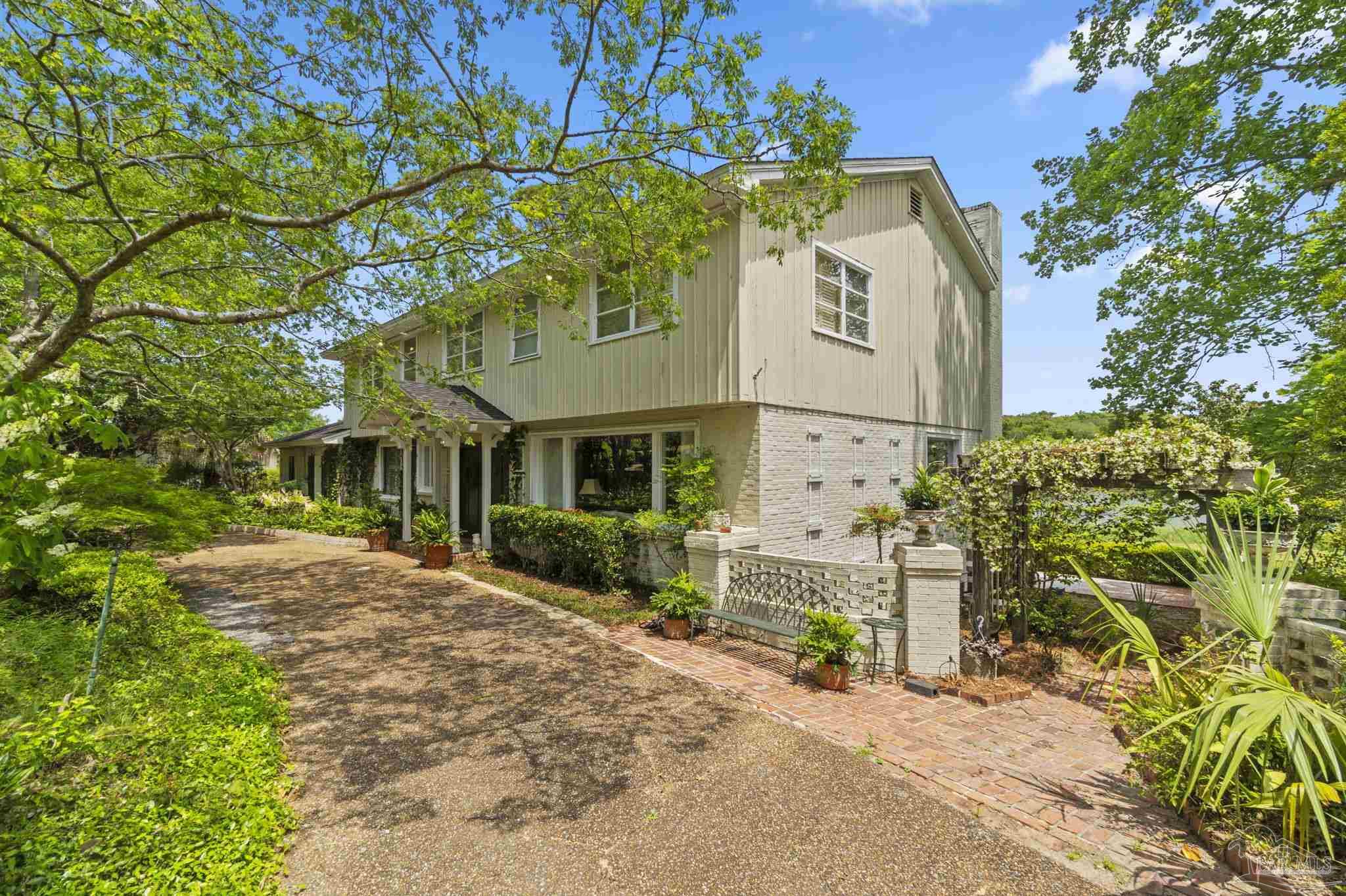 206 Severin Dr
