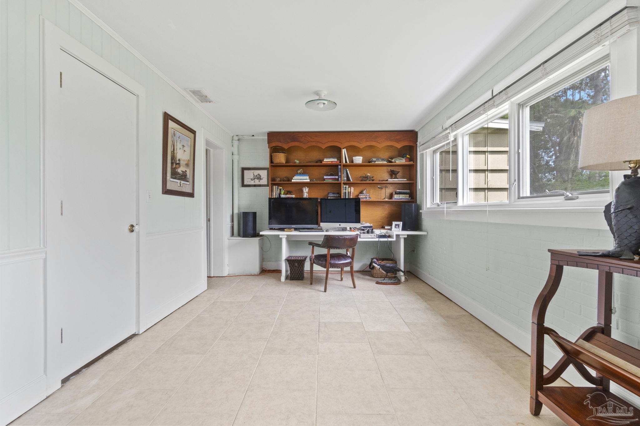 206 Severin Dr