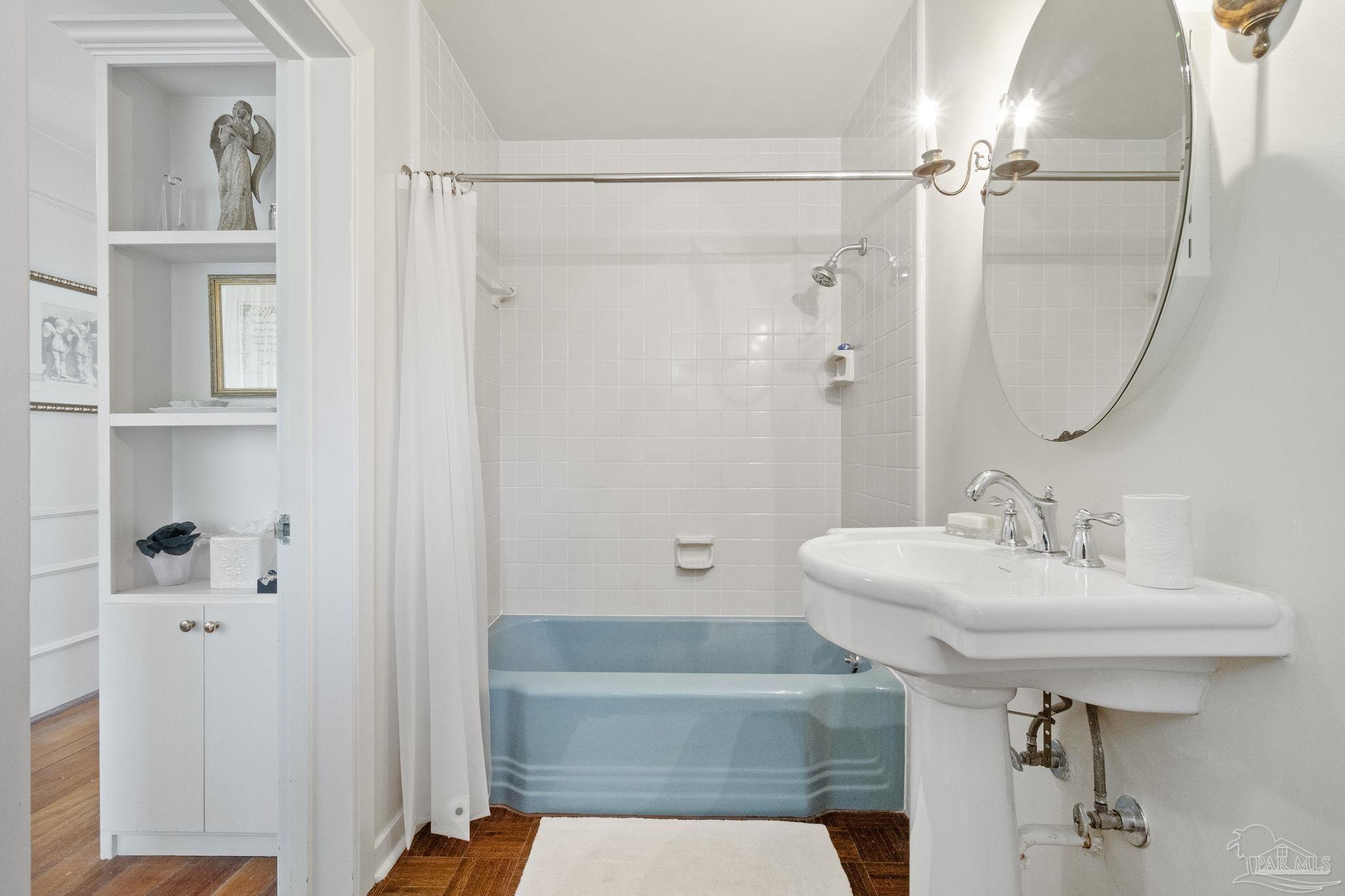 206 Severin Dr