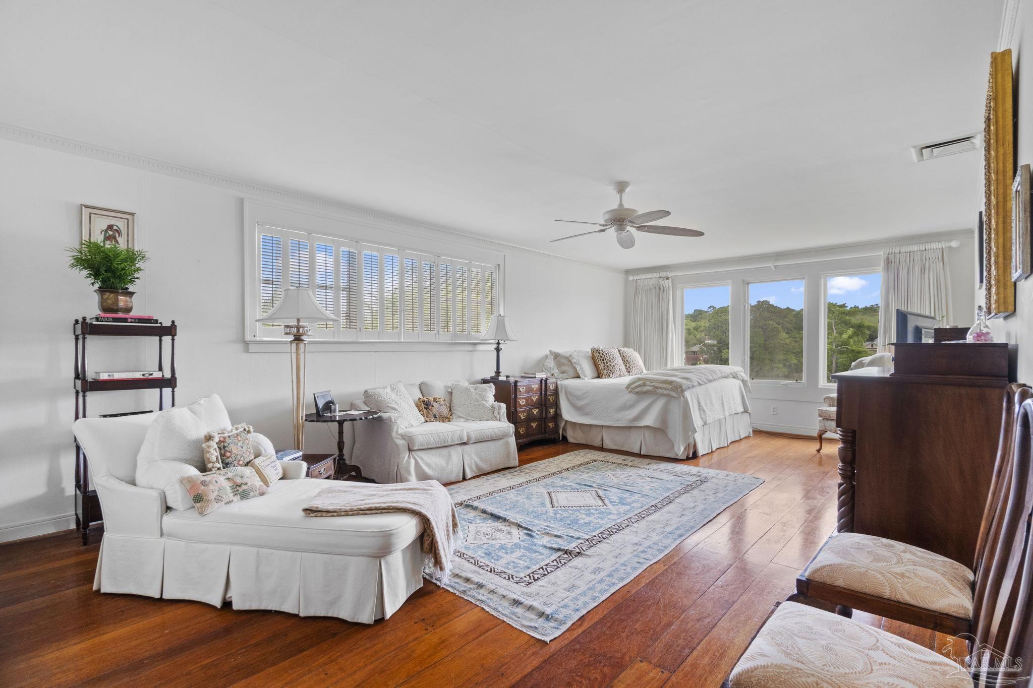 206 Severin Dr