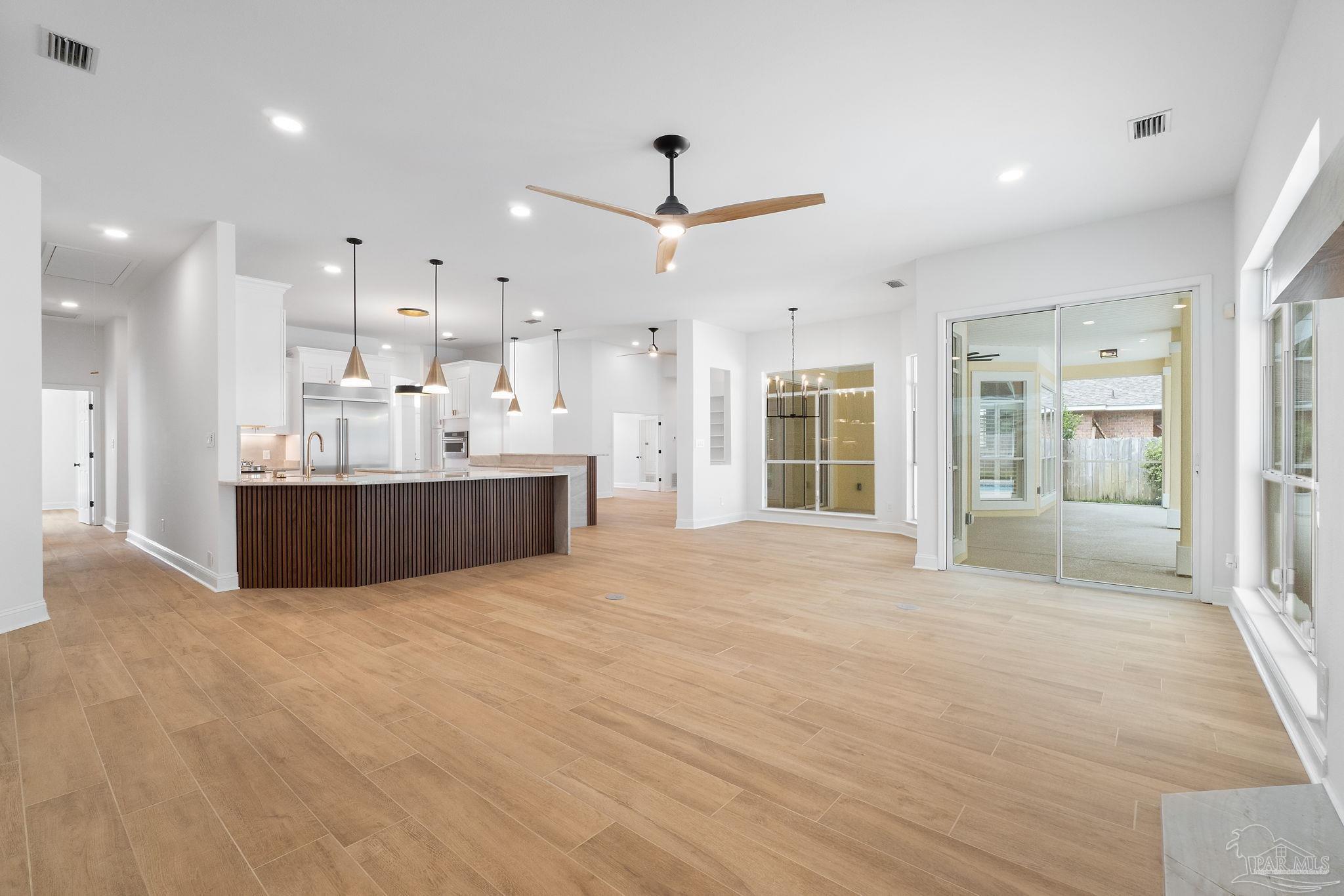 3440 Oakmont Dr