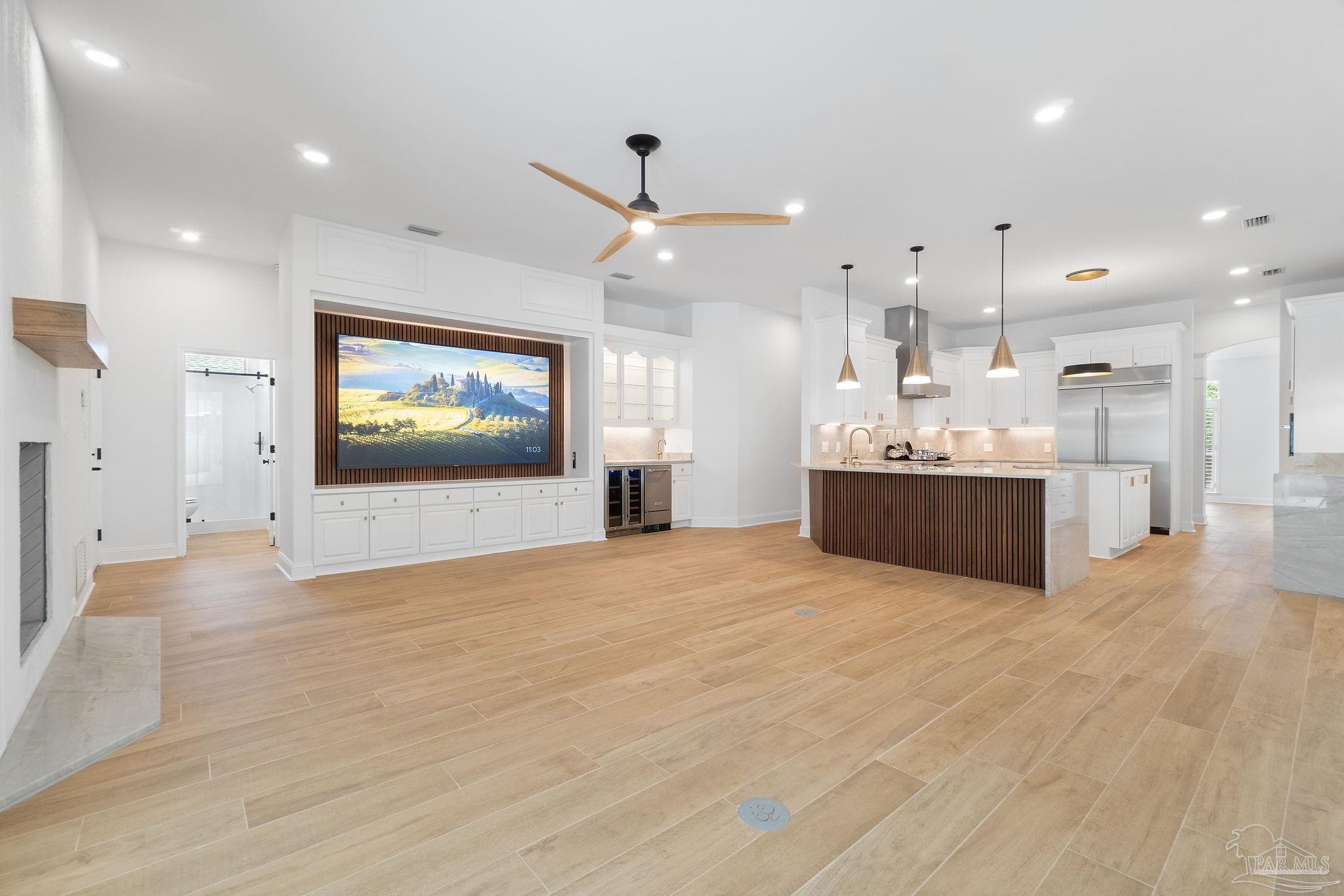 3440 Oakmont Dr