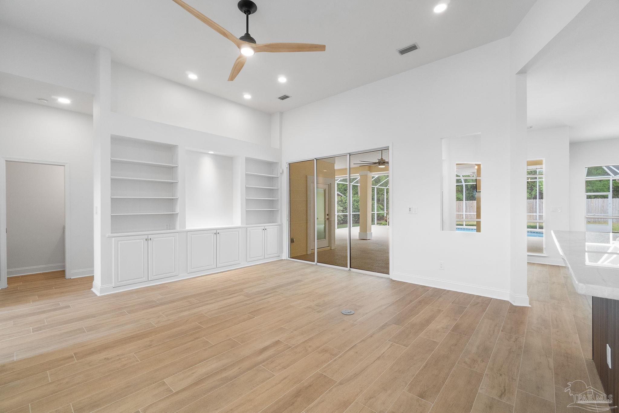 3440 Oakmont Dr