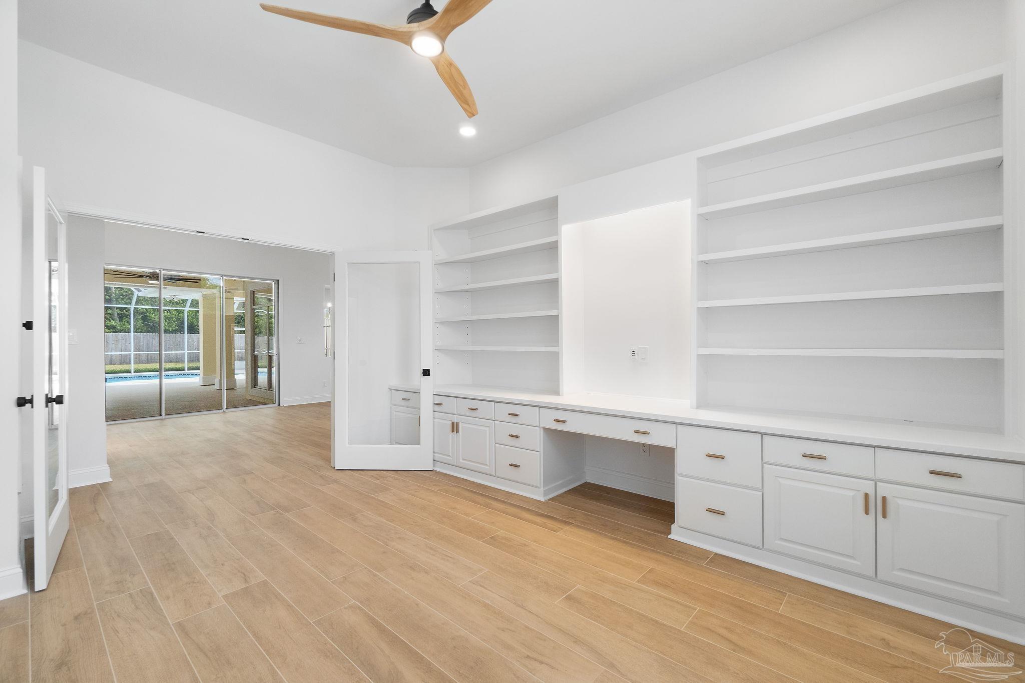3440 Oakmont Dr