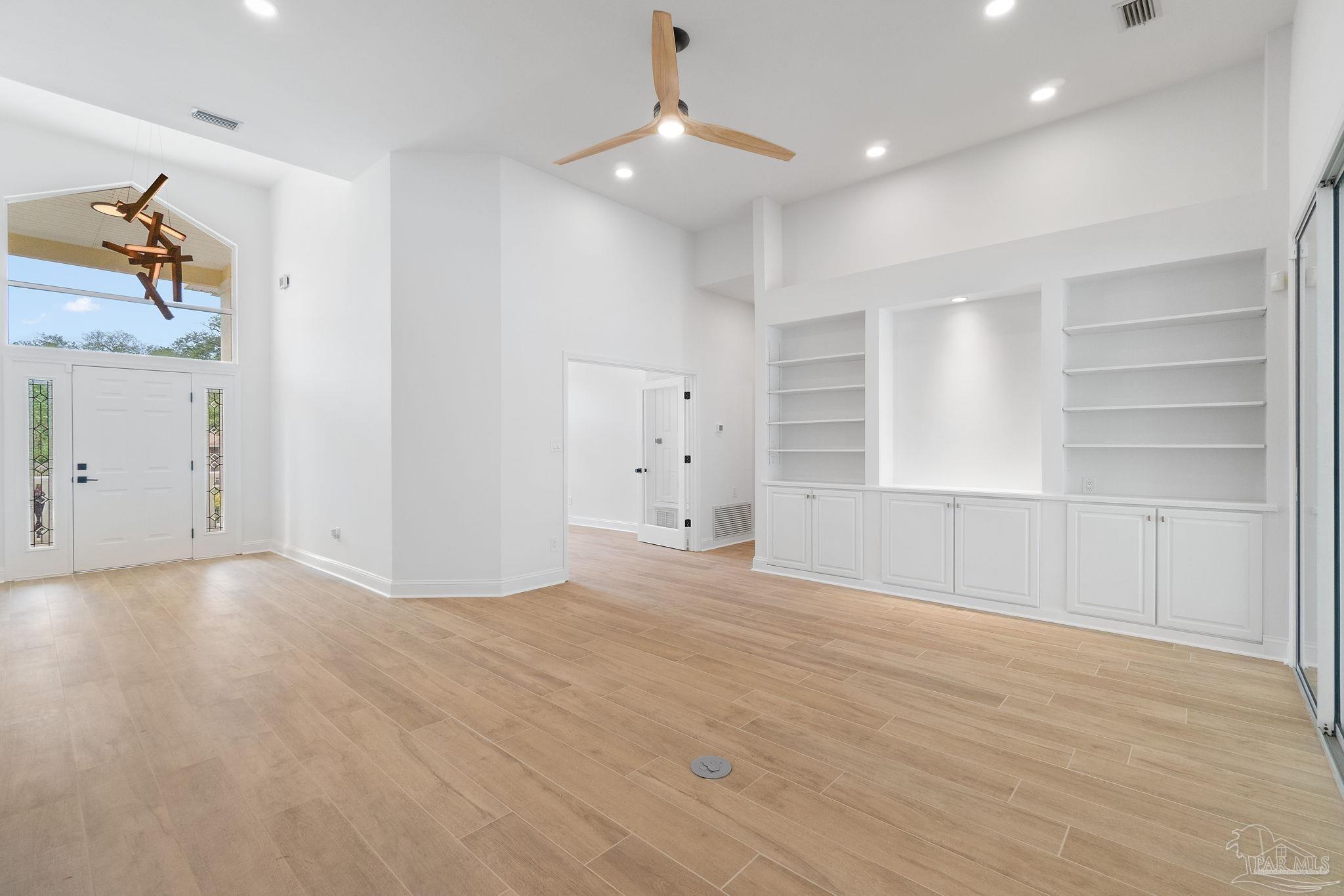 3440 Oakmont Dr