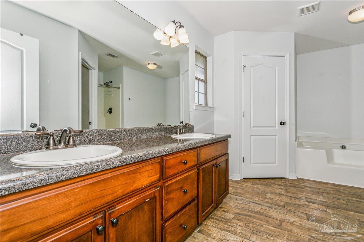 1816 Bay Pine Cir