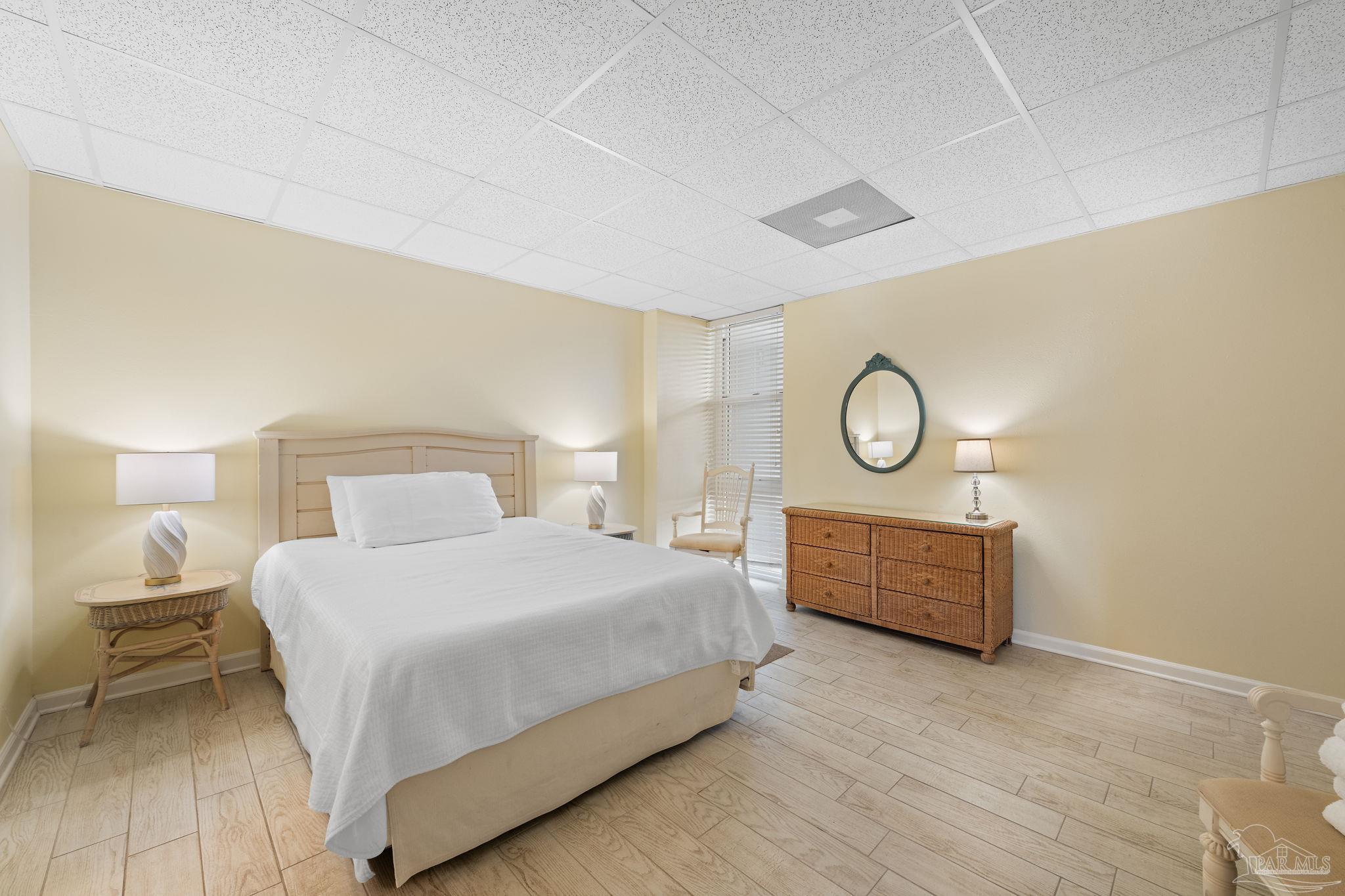999 Ft Pickens Rd # 108