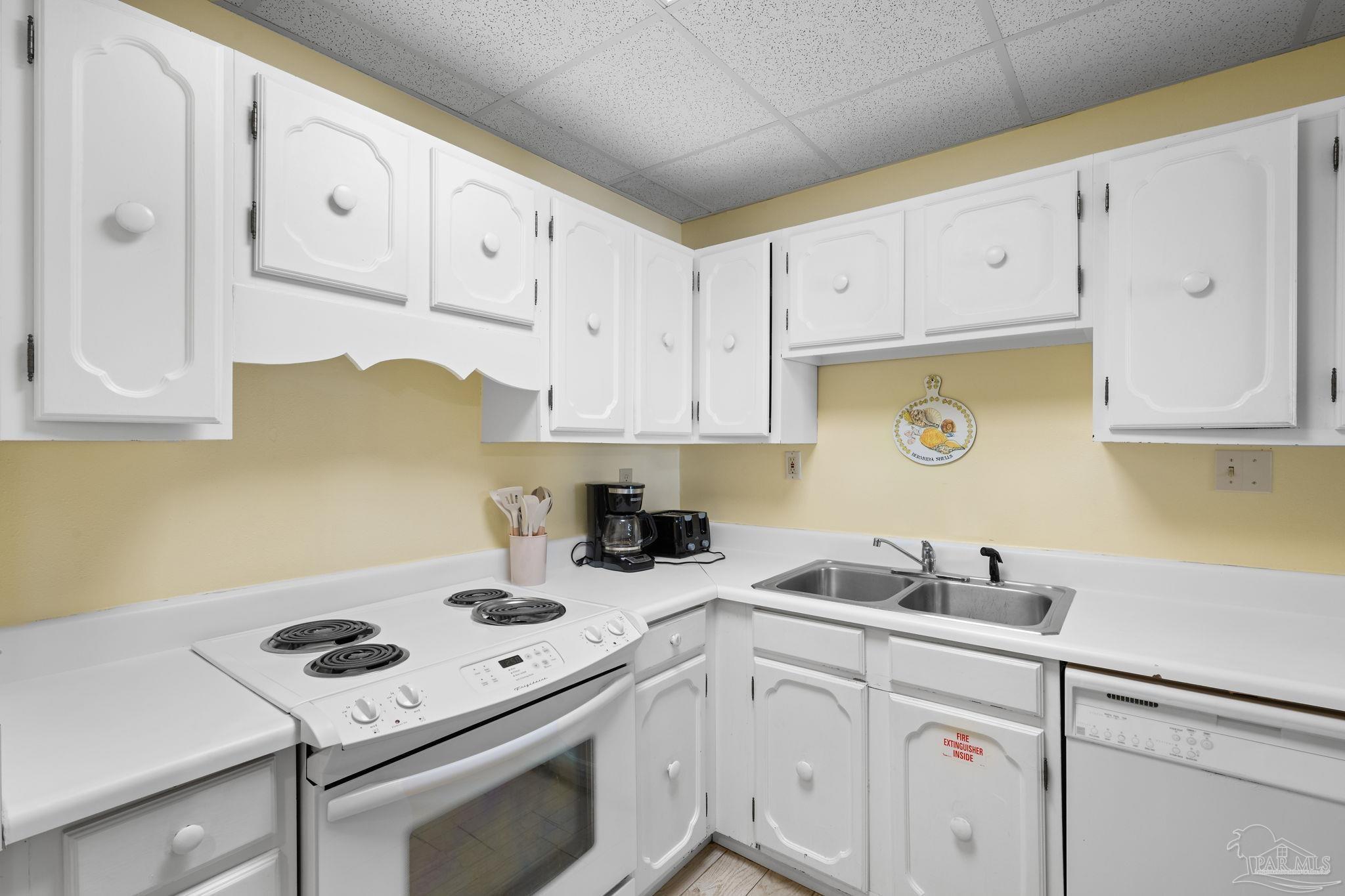 999 Ft Pickens Rd # 108