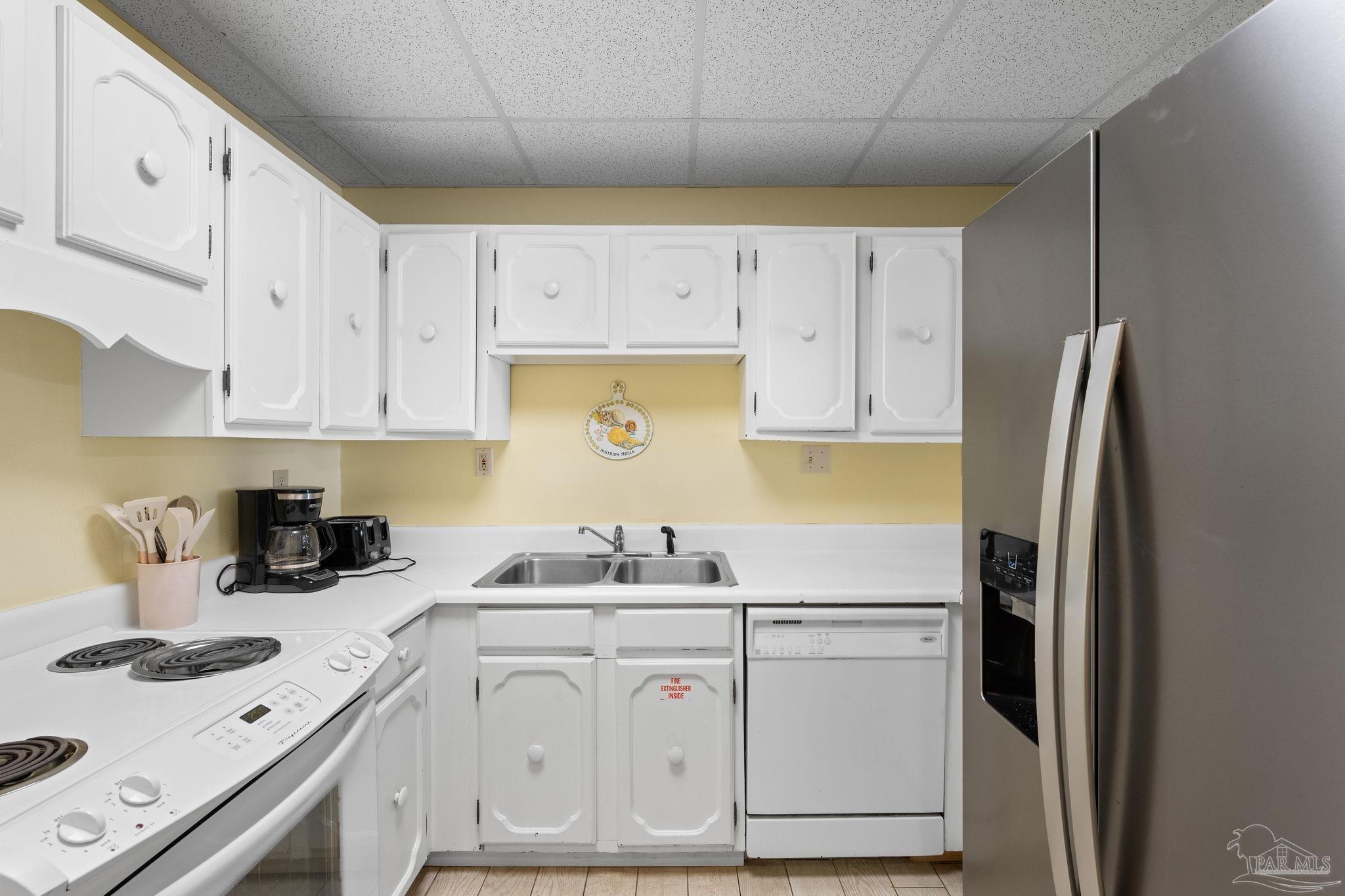 999 Ft Pickens Rd # 108